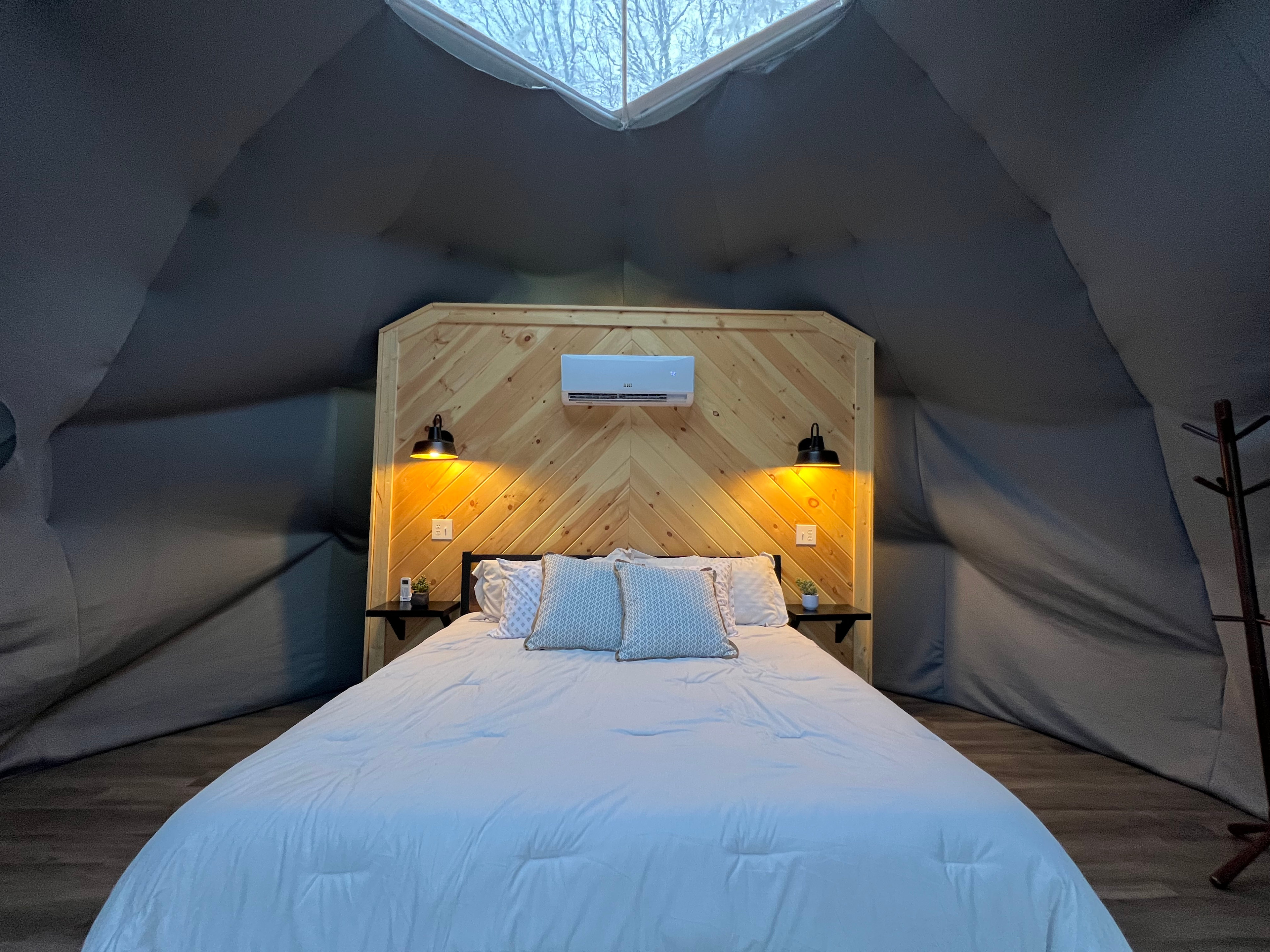 Blowing Rock TreePod & Geodome