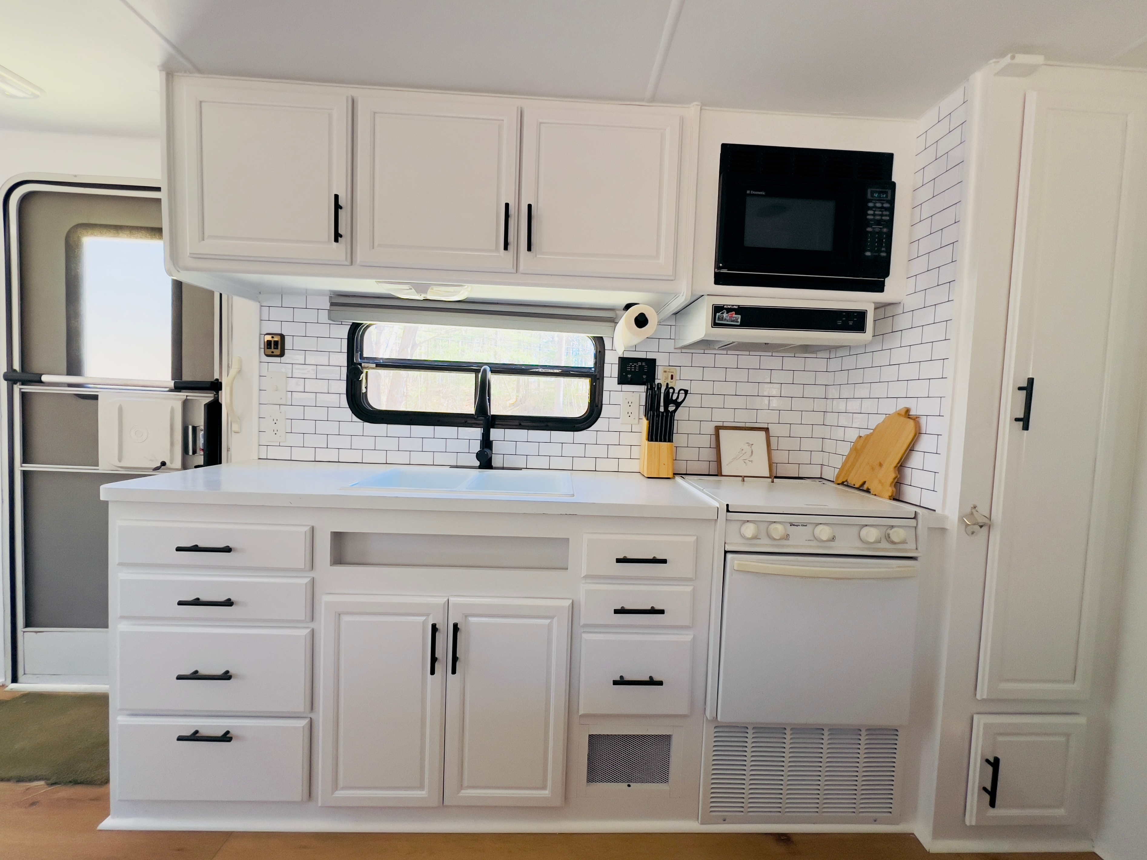 Private Cozy Camper Near Beaches