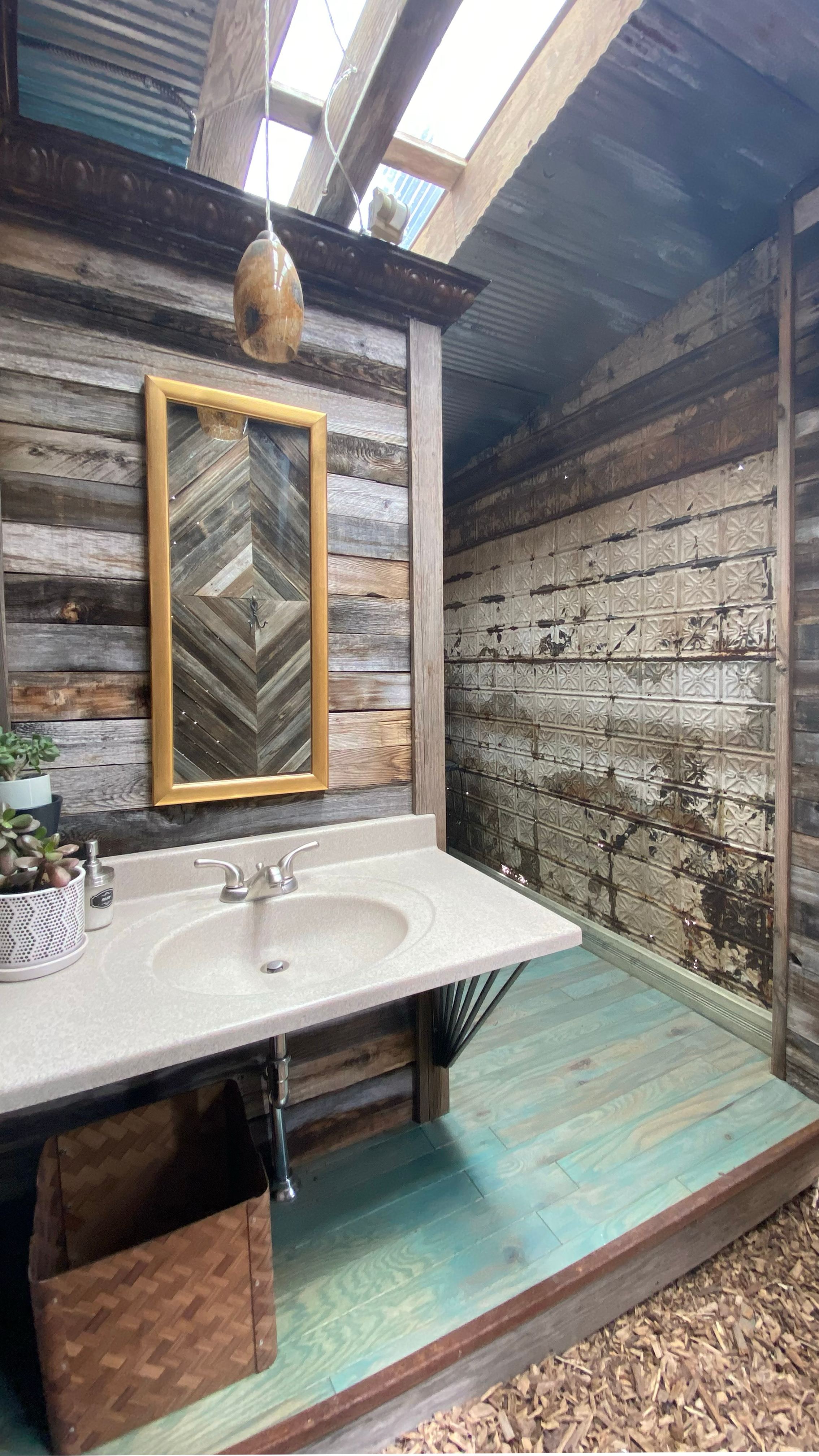 Red Rocks Glamping & RV Sites