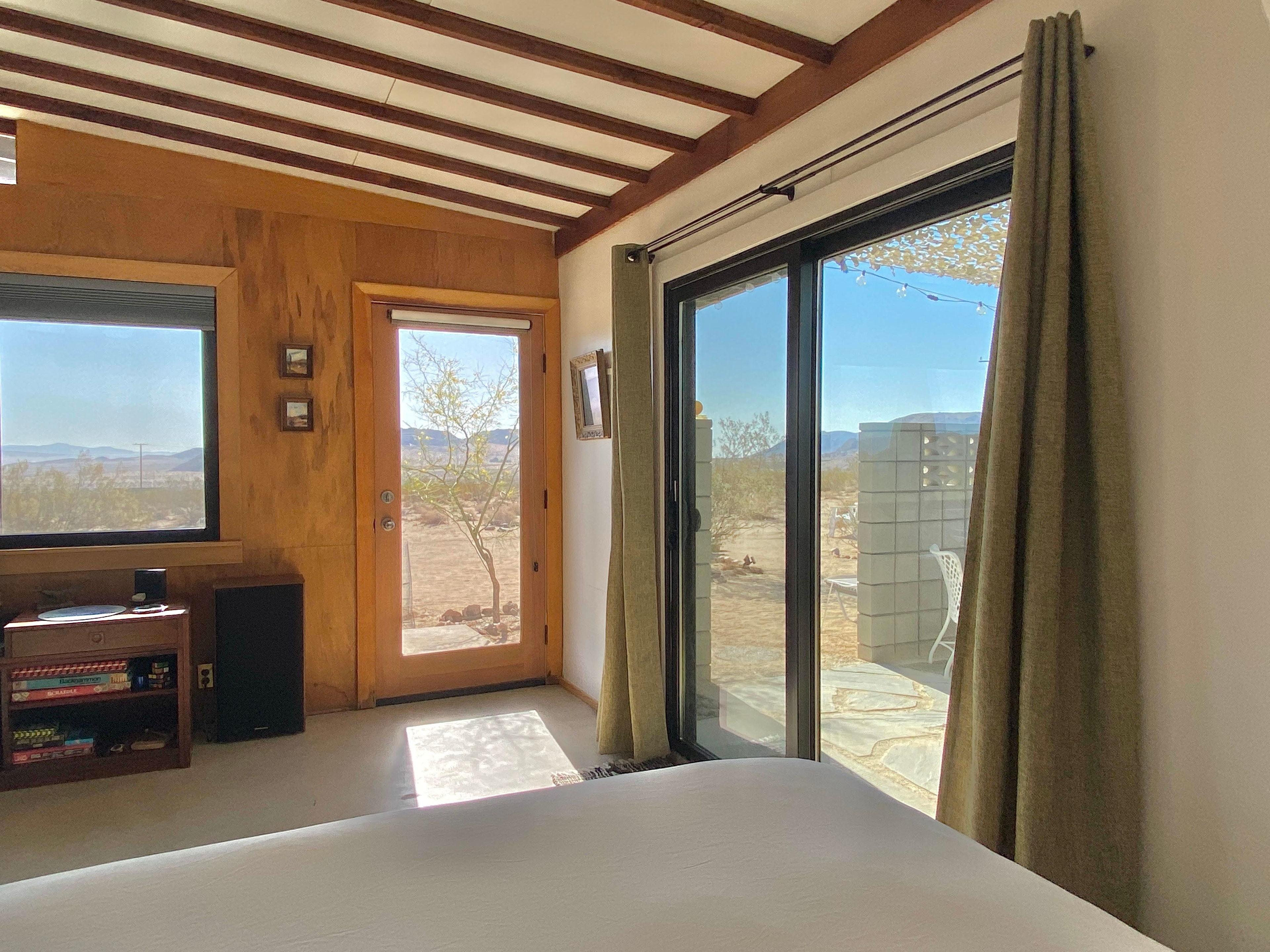 Mid-Century Cabin w/Amazing Views