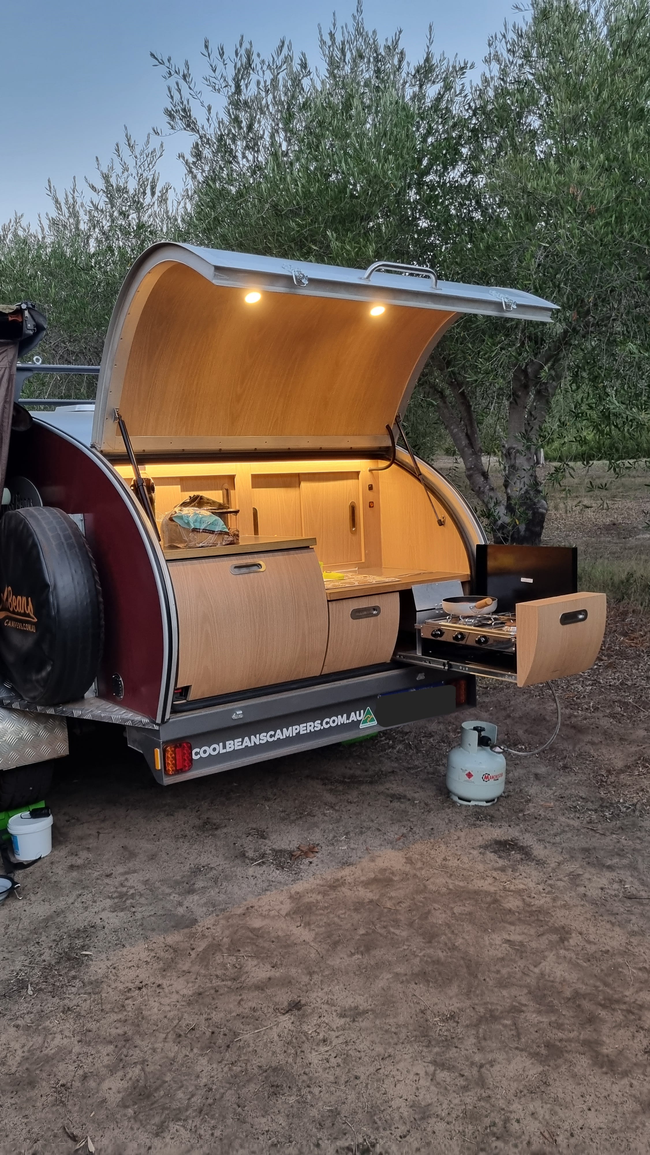 Kangamia Dam View Bamboo Site