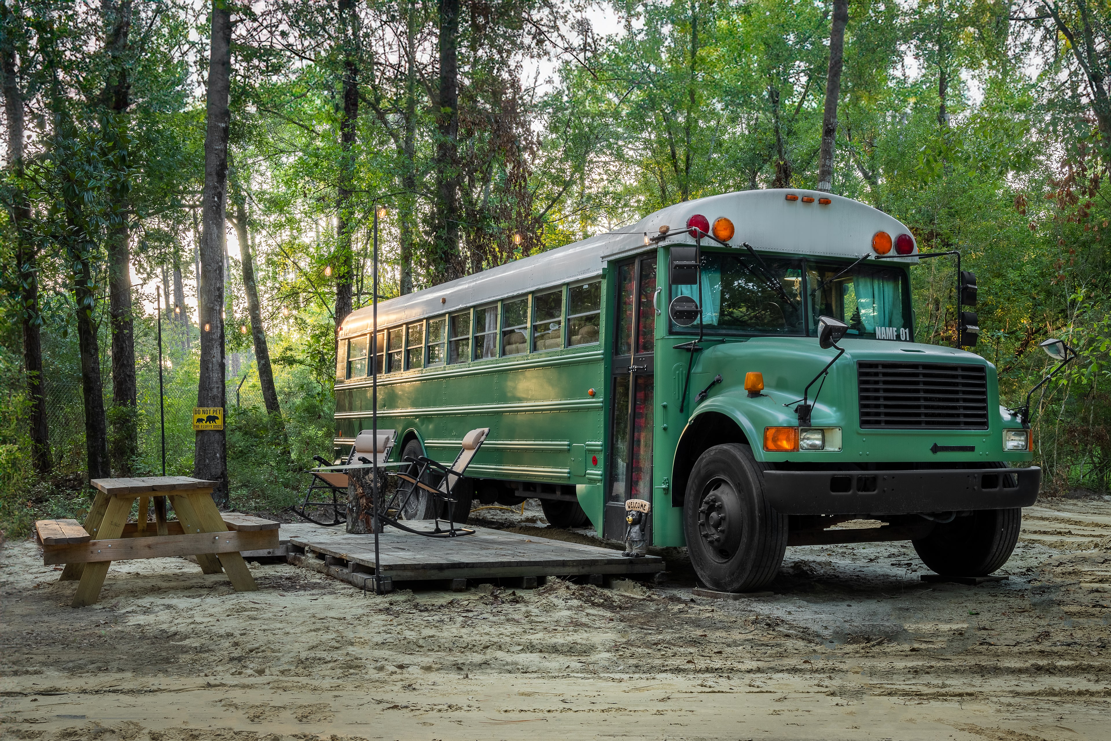 Magic Acres Farm - Bus Glamping