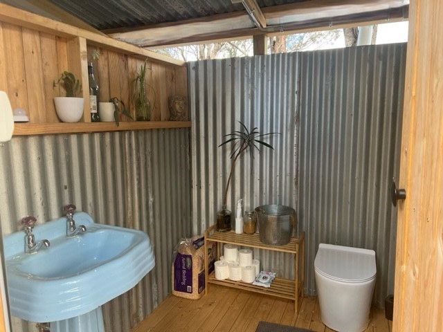 5 Star Off Grid Reteat