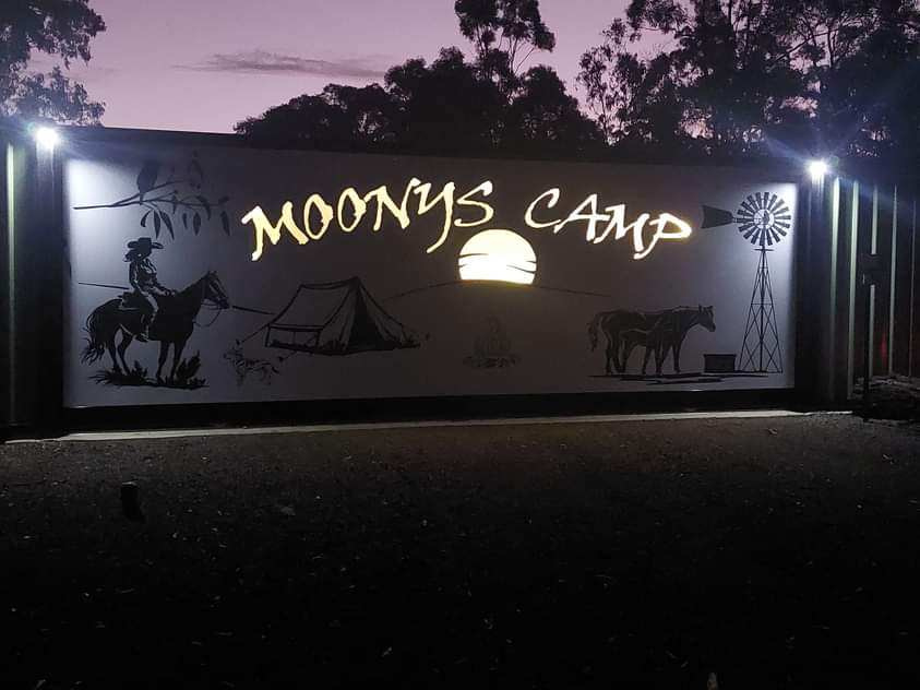 Moonys Camp