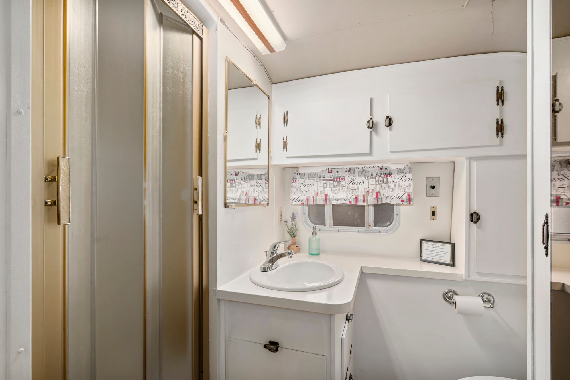 The Cozy Peach at Schnepf Farms