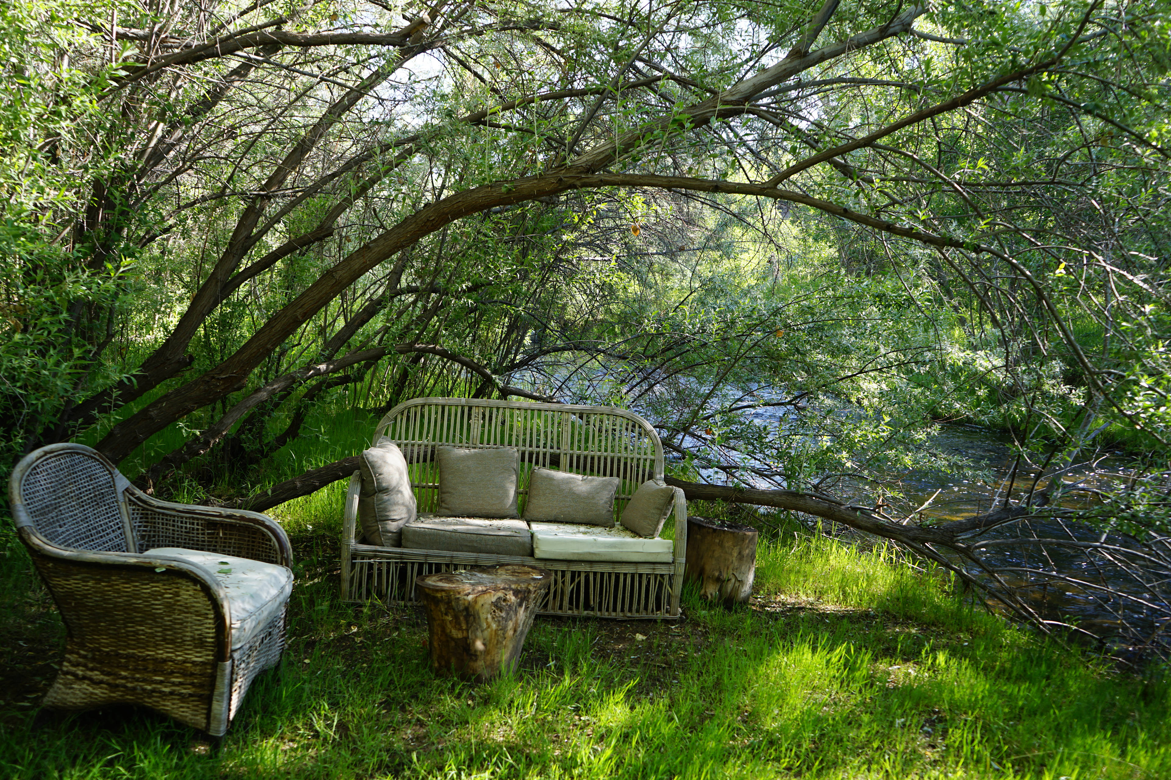 A short meander down the rd gets you to the shaded river spot.