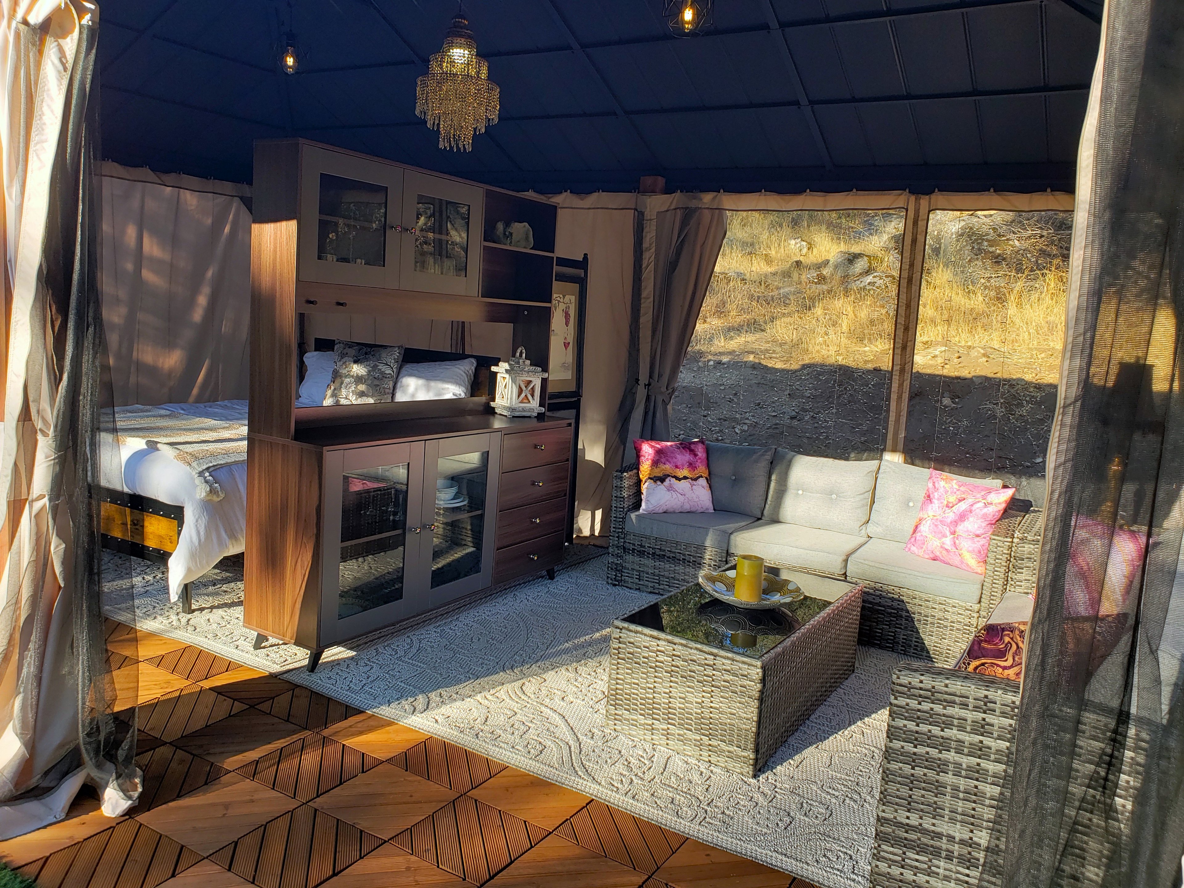 Glitter Cove Retreat