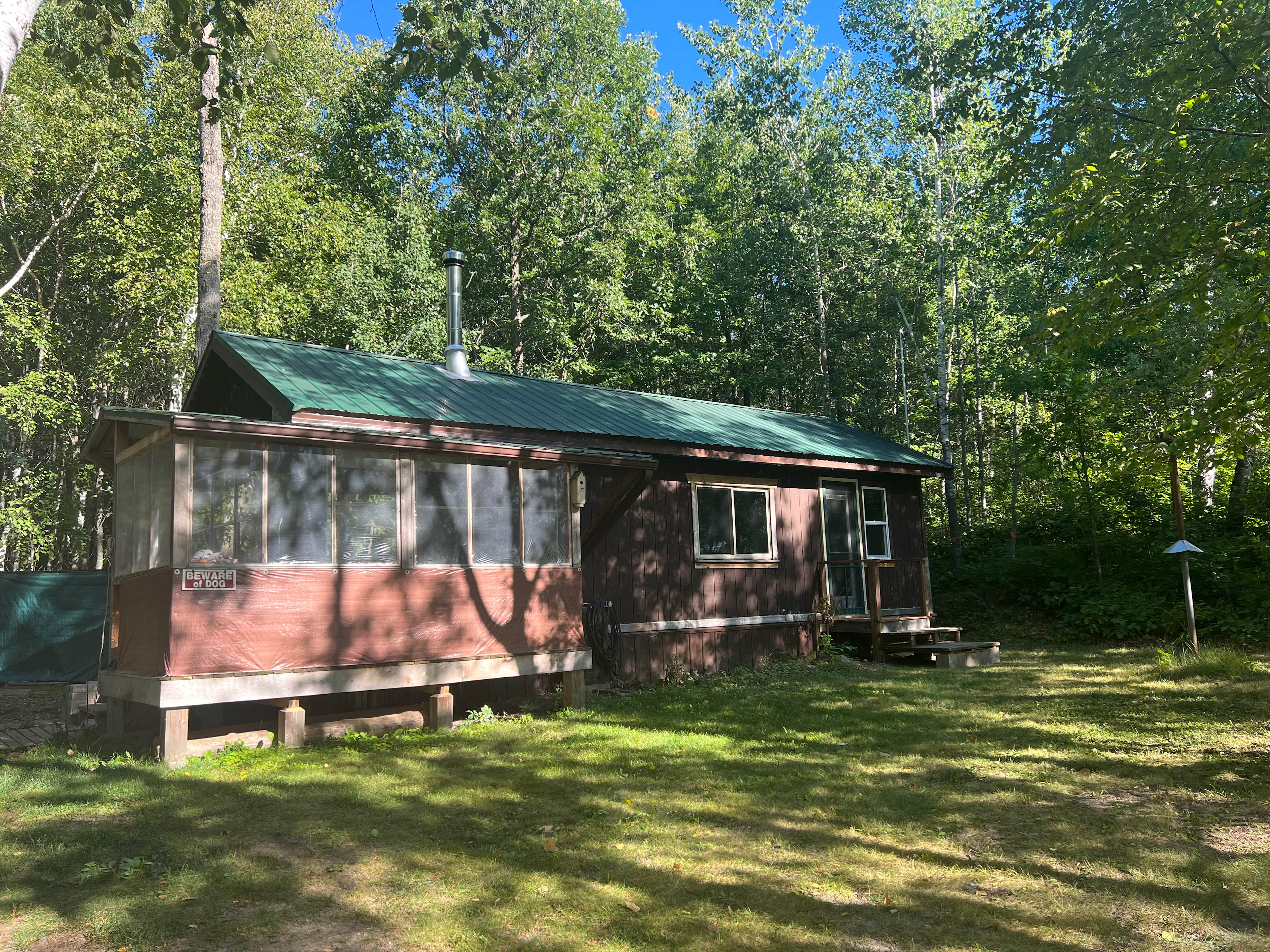 Paul’s Lakeside Cottage
A 500 square foot very comfortable base camp