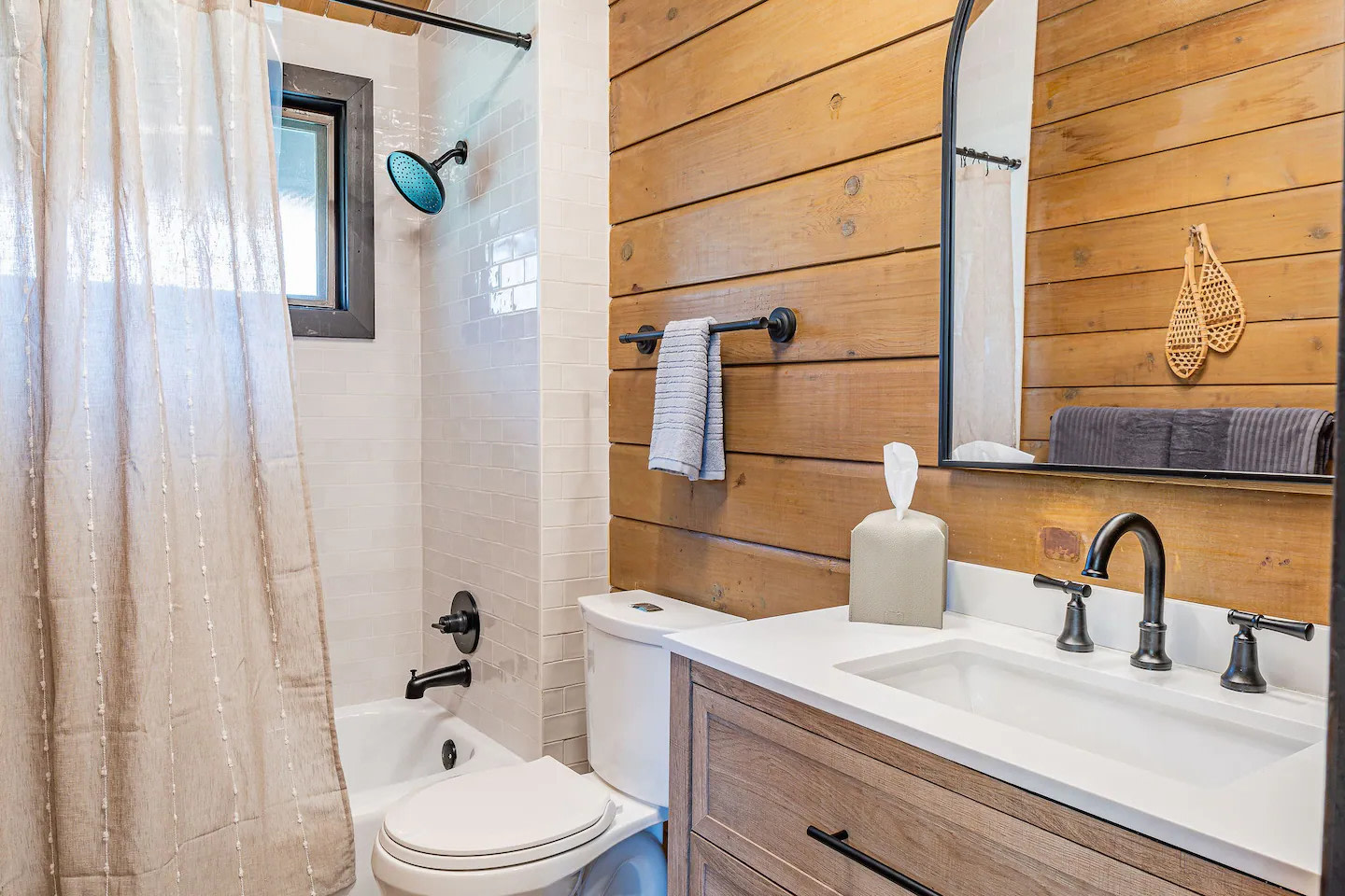 5 Min to Skiing | Hot Tub | Fire Pit | Pool Table