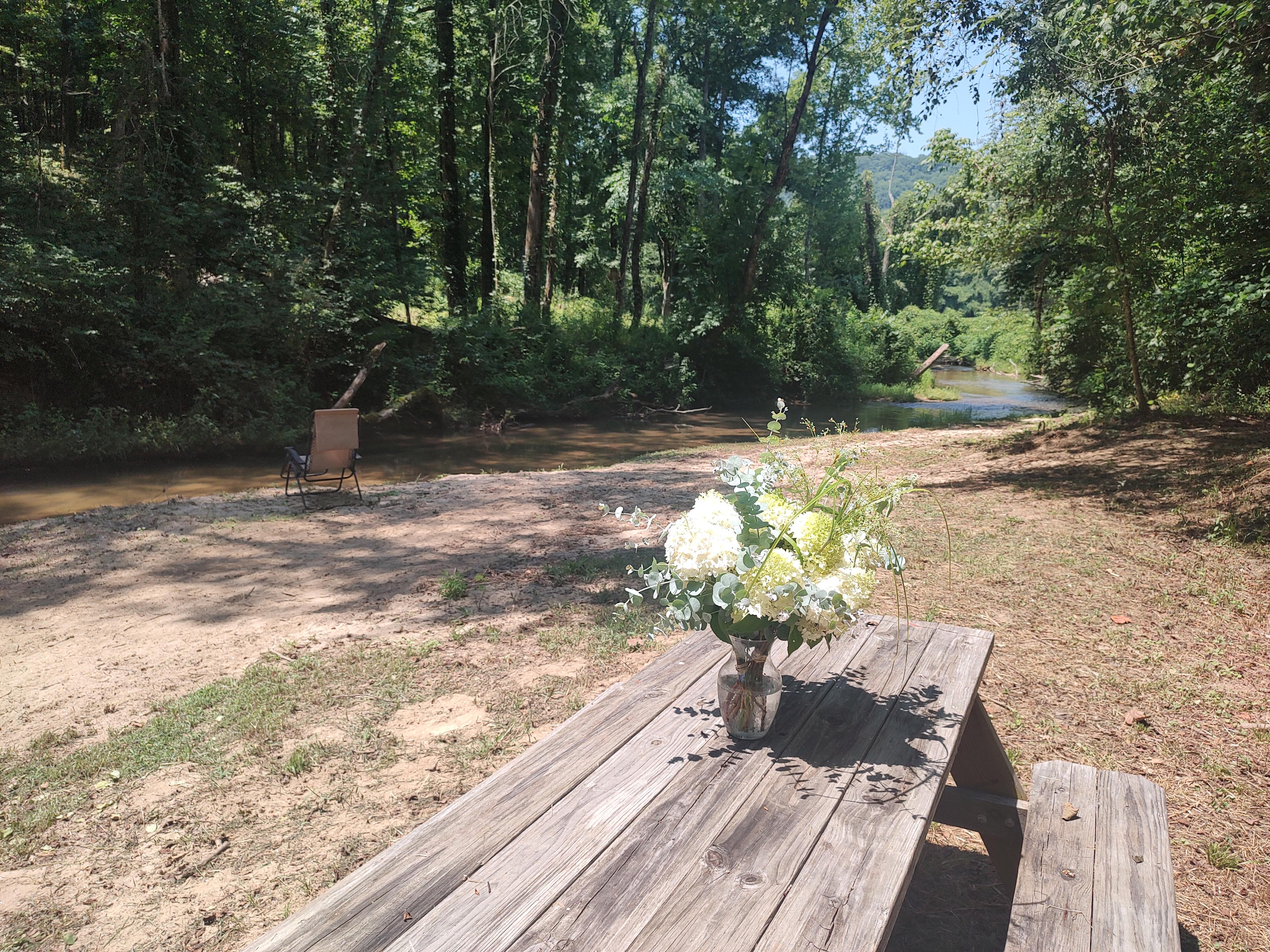 Broken Oak Riverside Getaway