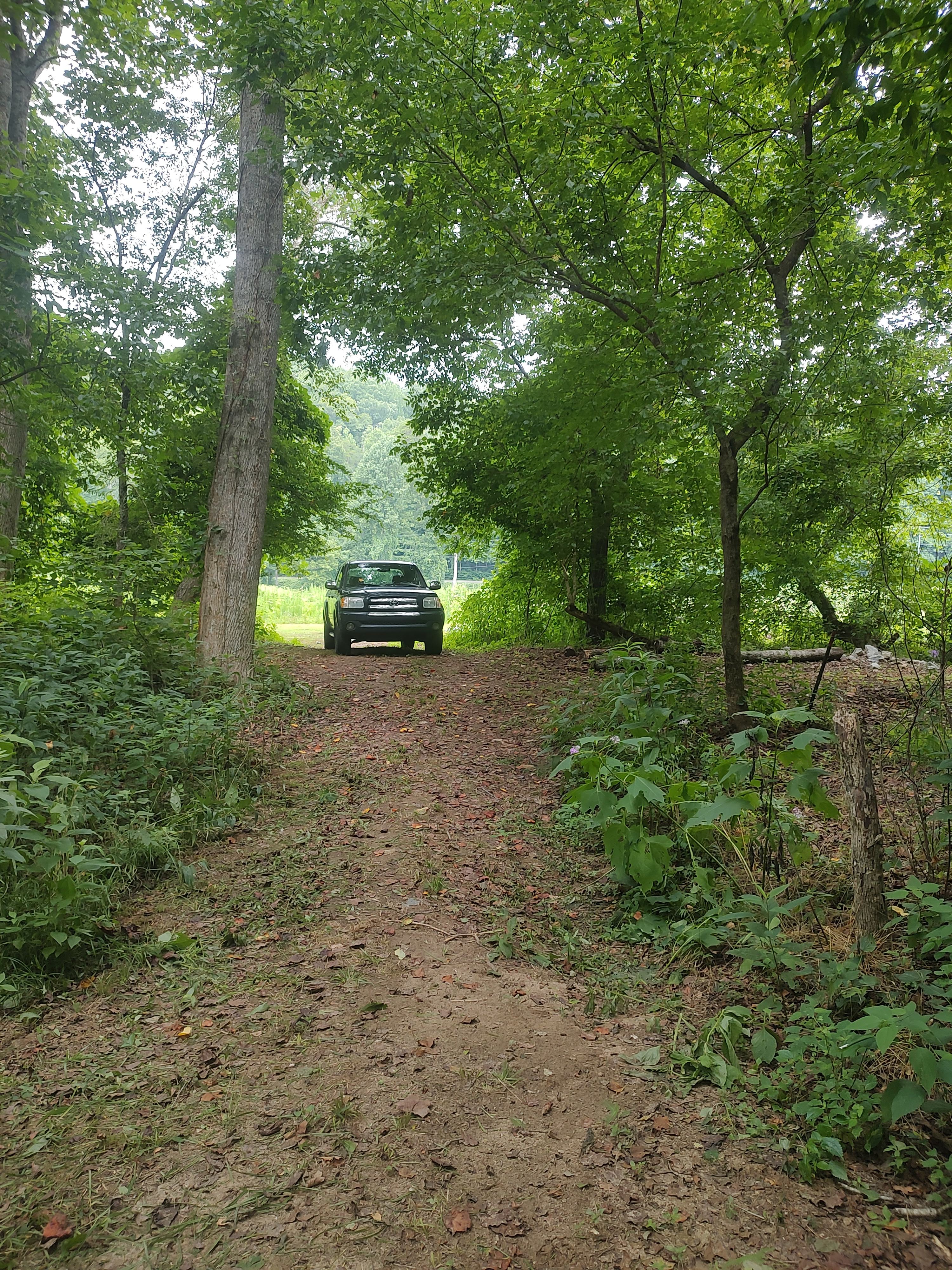 Broken Oak Riverside Getaway