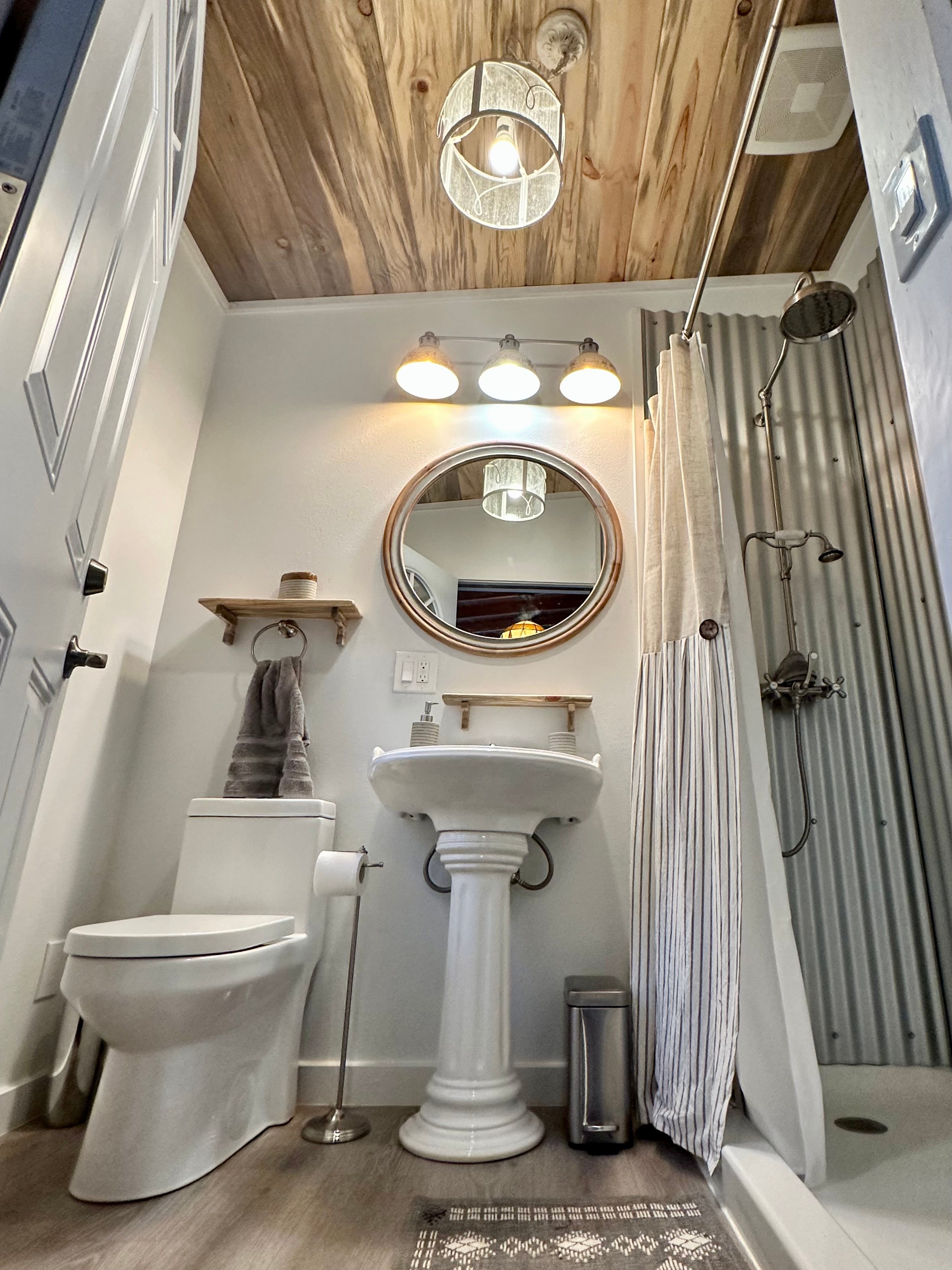 Cozy Luxury Yurt @ Lazy Dog Ranch