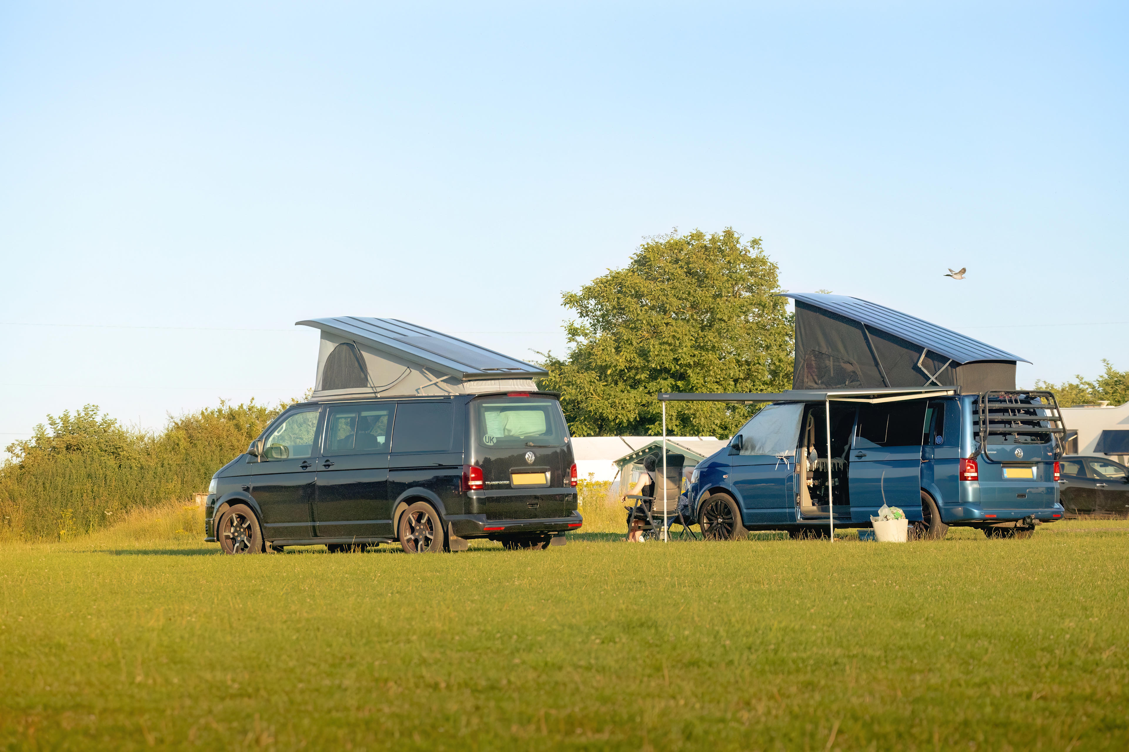 Many options to pitch tents or bring camper vans on site.
