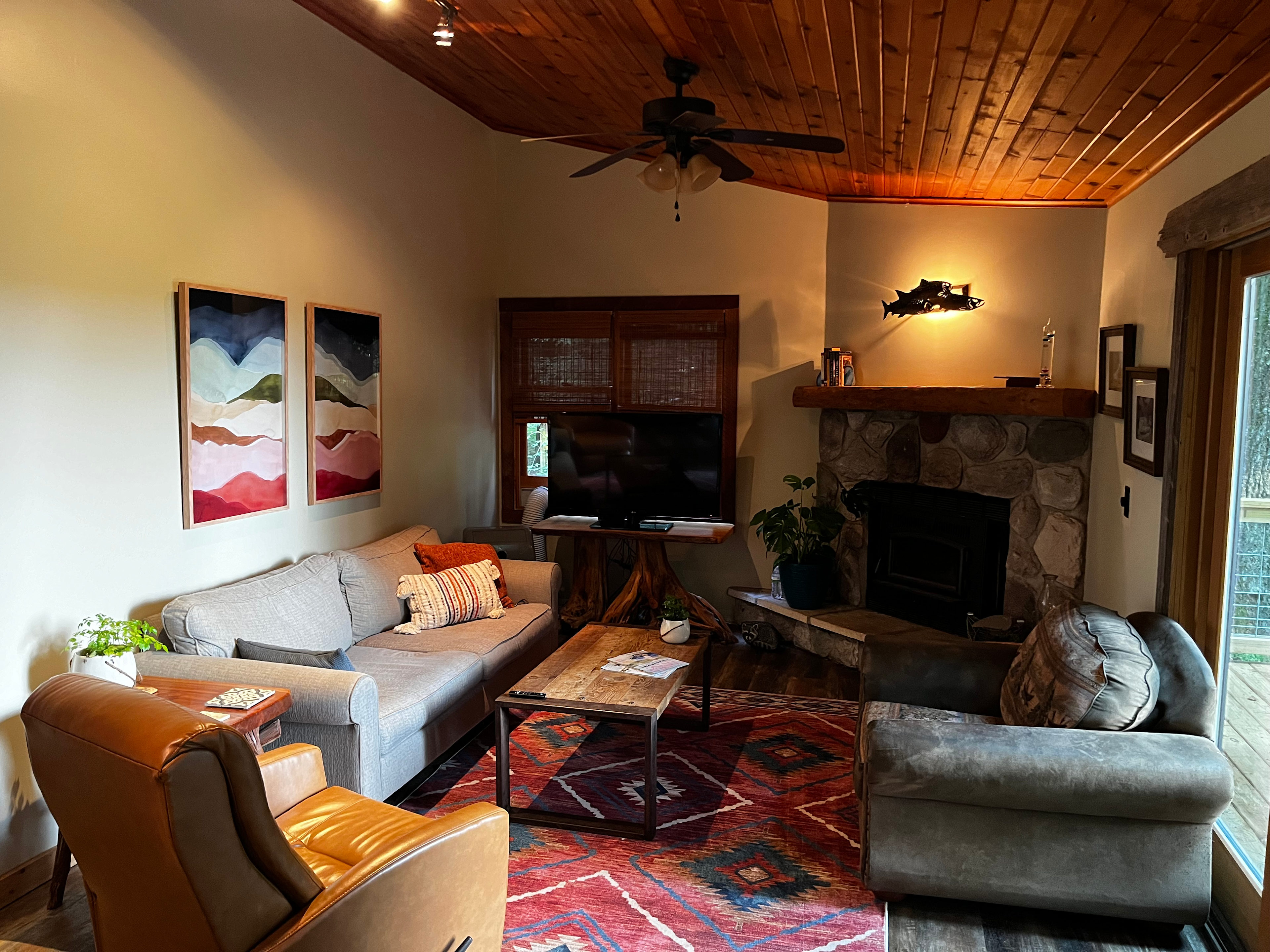 Muskegon Pines-Lake Cabin