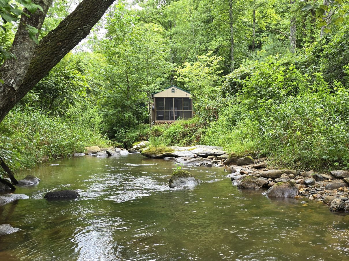 Glamping At Fall Creek Retreats