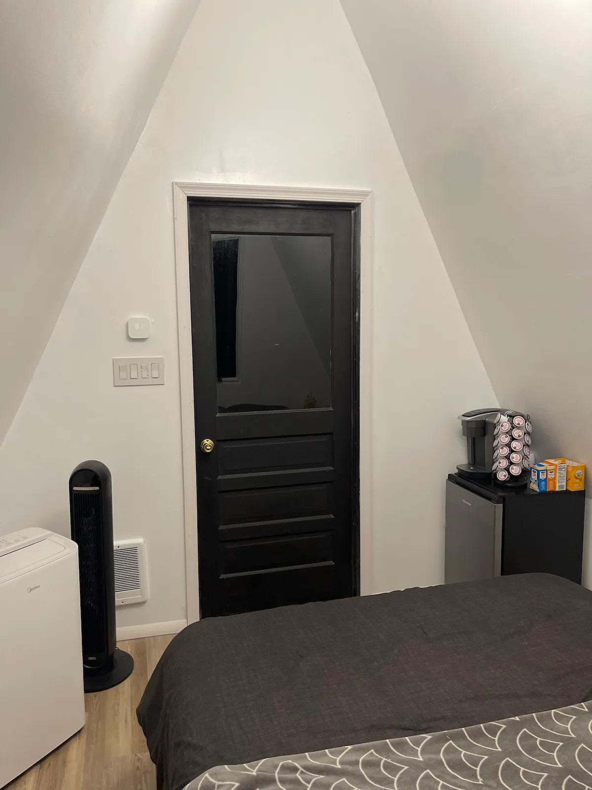 Tiny A-Frame W/ Heat/AC & Hot Tub