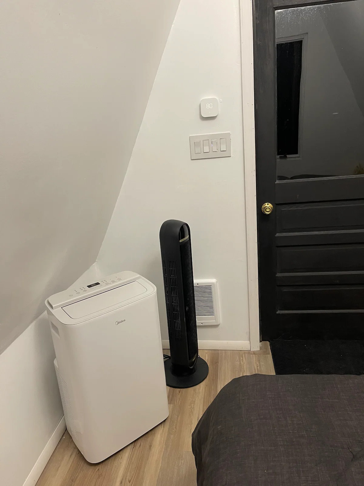 Tiny A-Frame W/ Heat/AC & Hot Tub