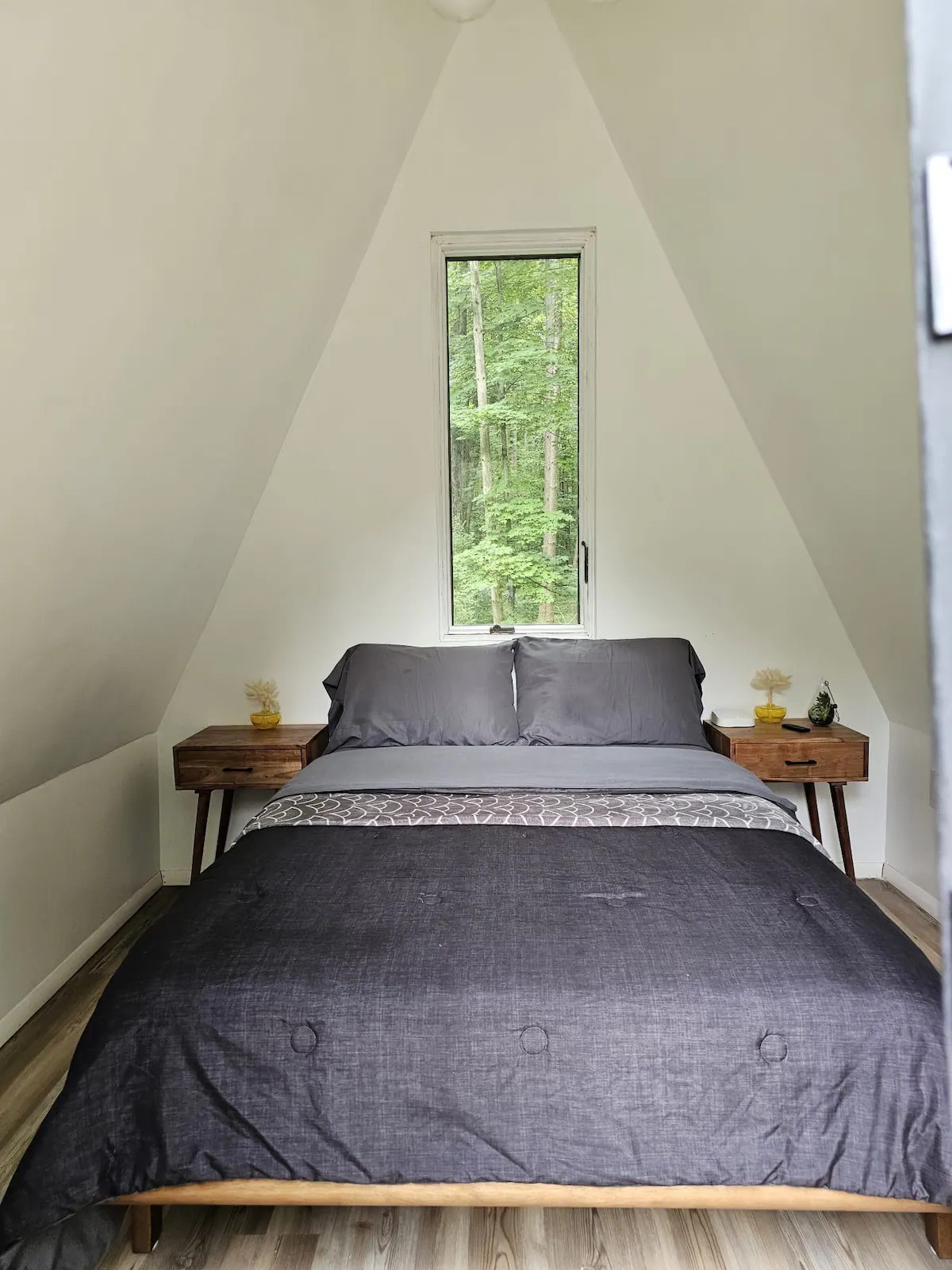 Tiny A-Frame W/ Heat/AC & Hot Tub