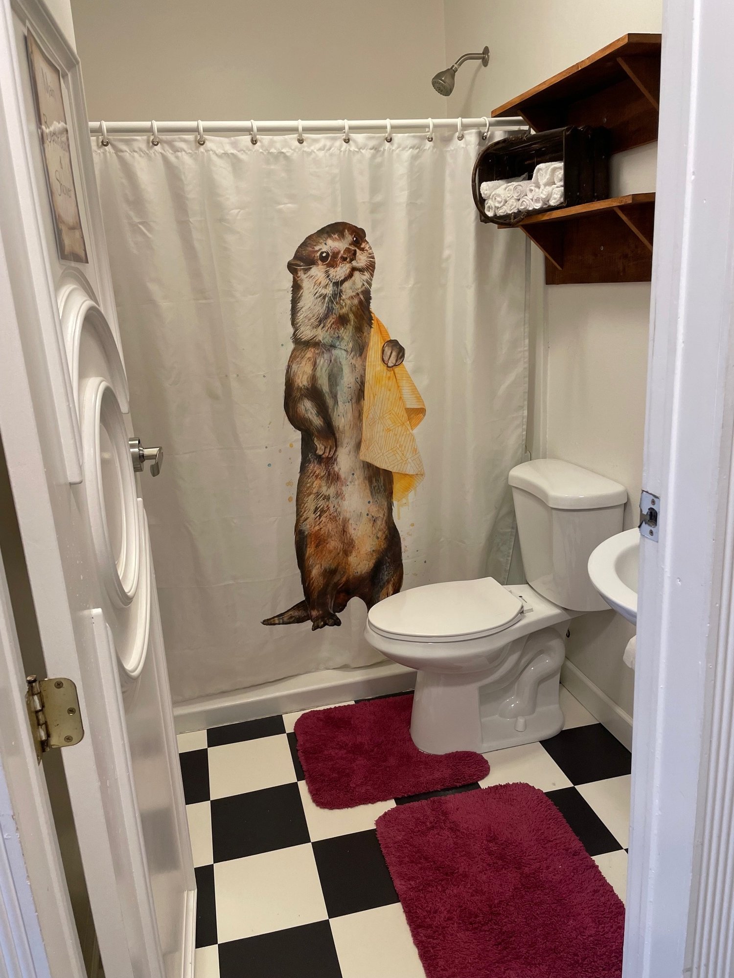 Nauti Otter Inn and Yurt Village