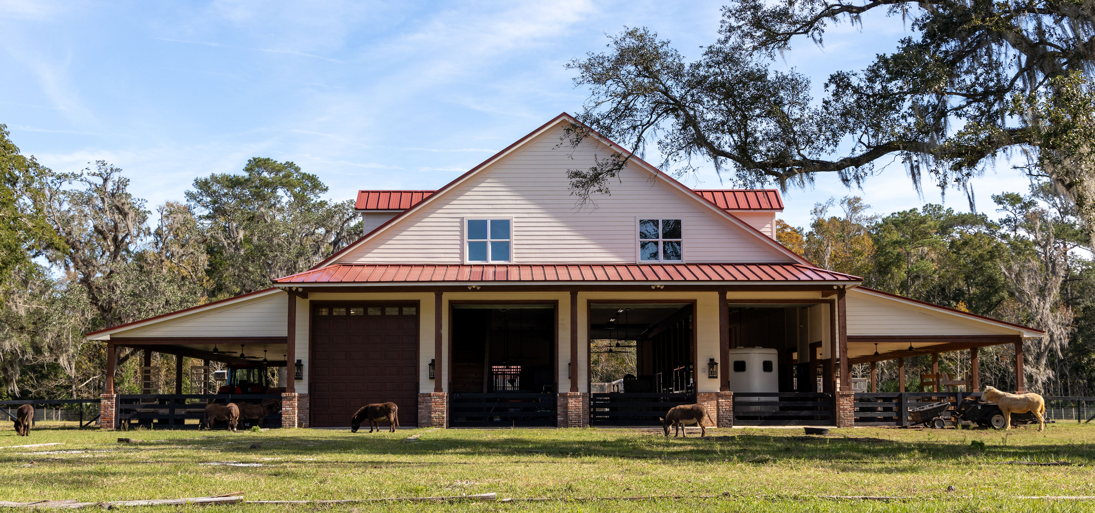 Family Farm Close to Everything!