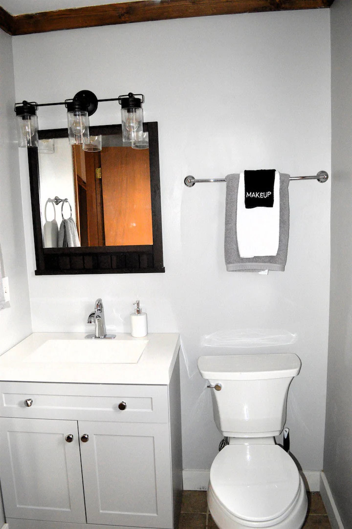 Peaceful Cabin with Hot Tub