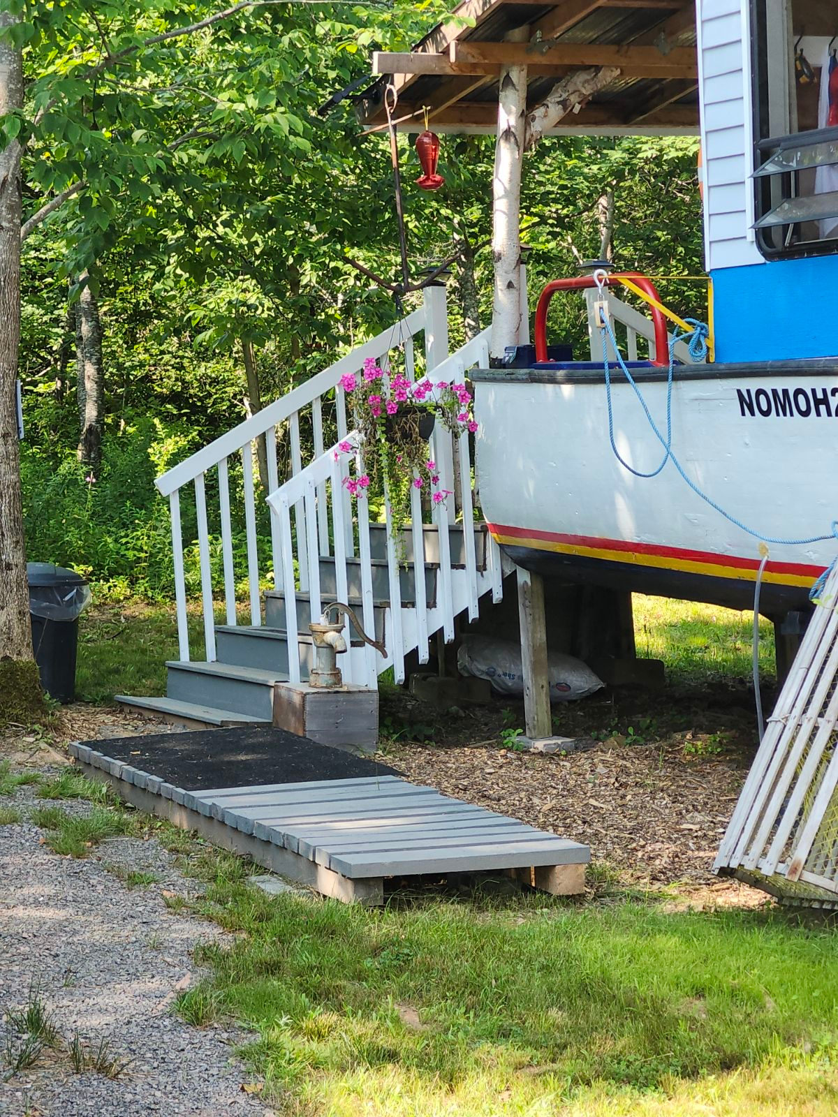 The Lobster Boat Inn