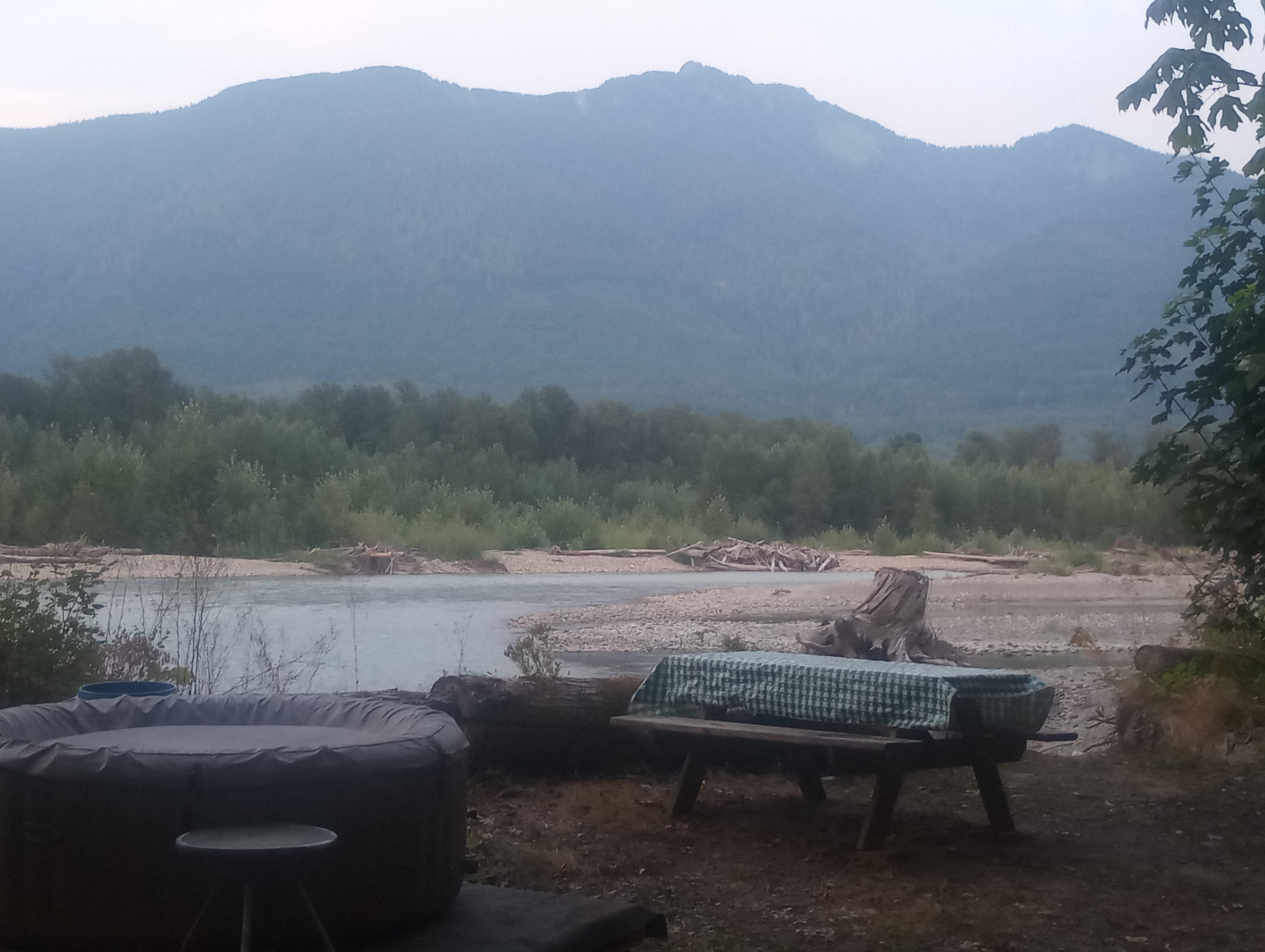 Camp 47- hot tub, river, mtn views!