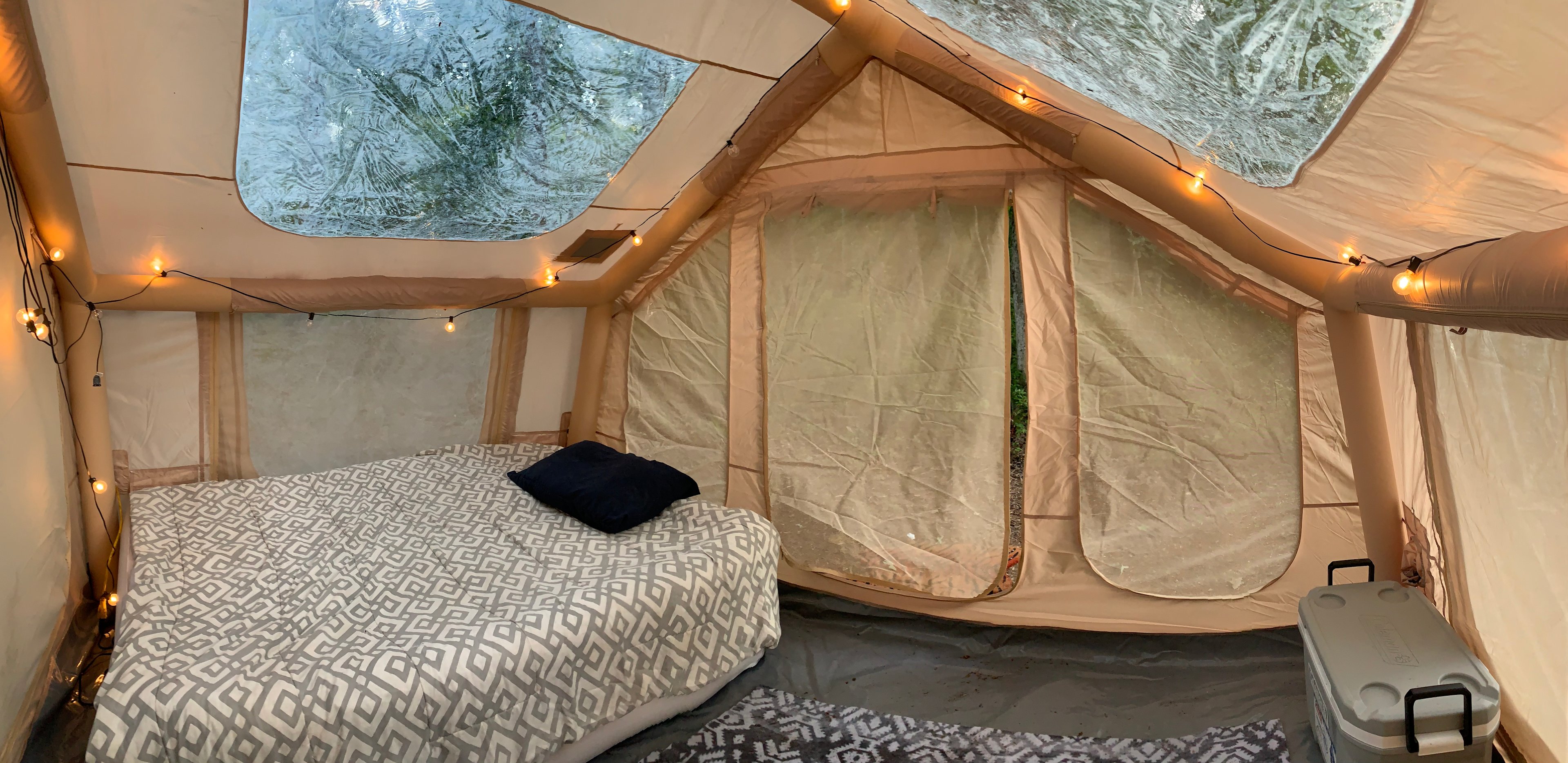 Yes, that's a queen-size inflatable bed.