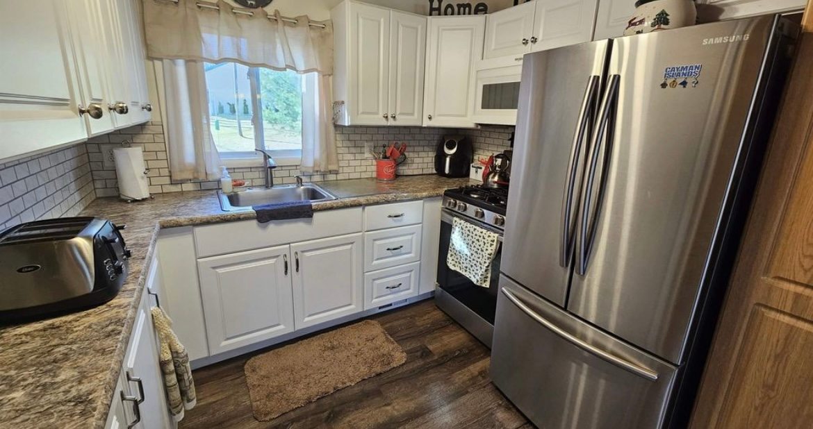 Twin Peaks By The Lakes Retreat