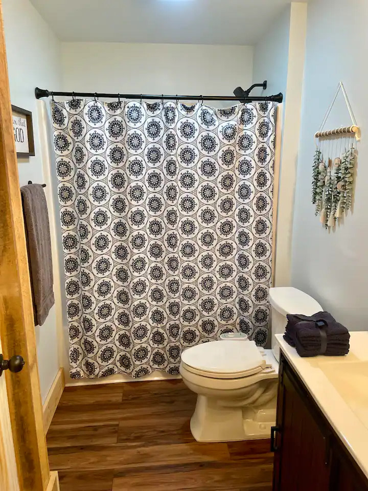 Whispering Pines Cabin Guest Suite