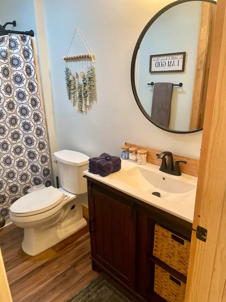 Whispering Pines Cabin Guest Suite