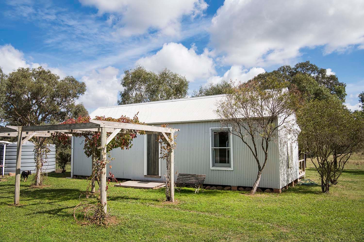 Odd Frog Lodges - Country Escape