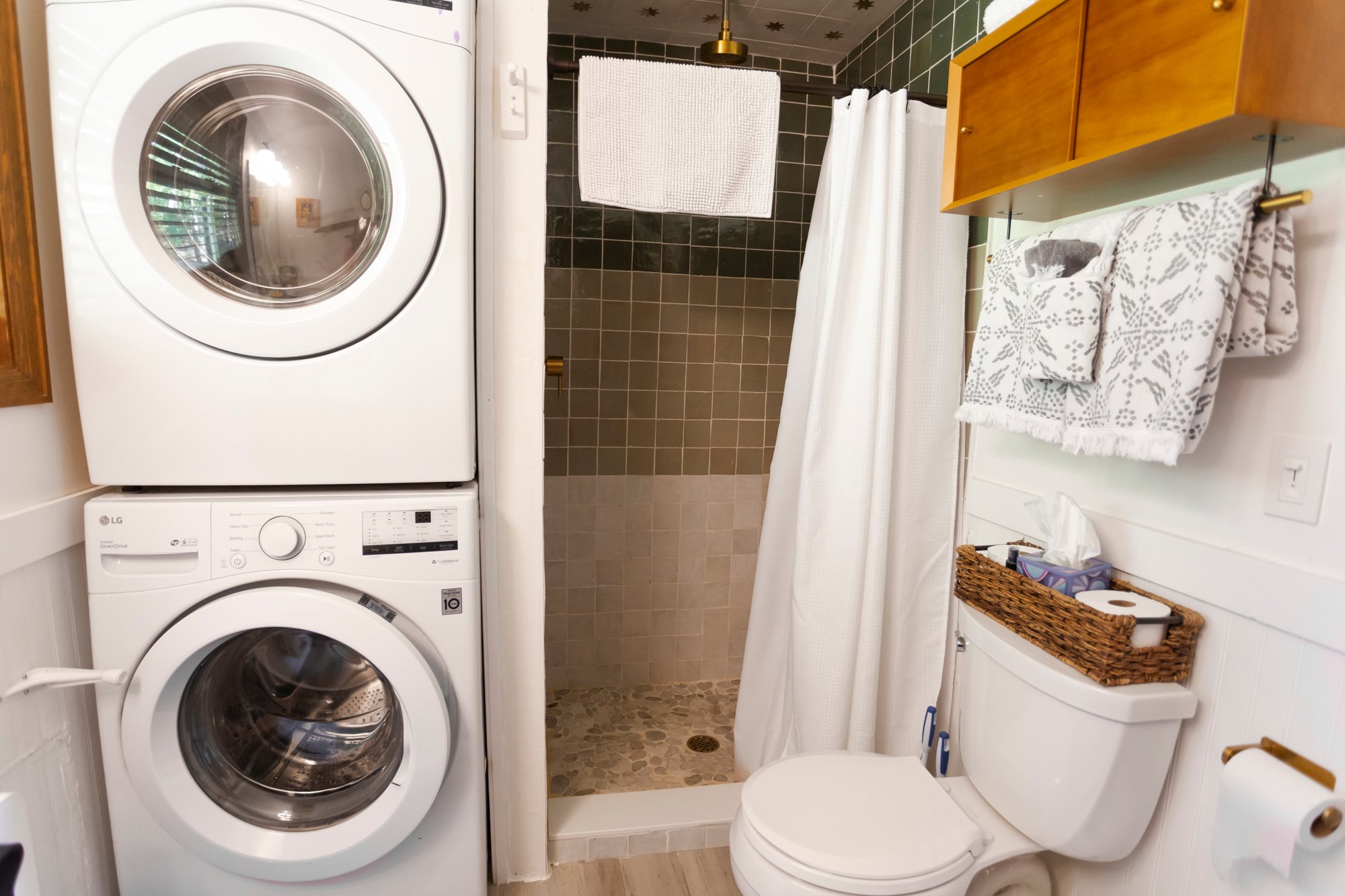 Down stairs bathroom w/washer and dryer