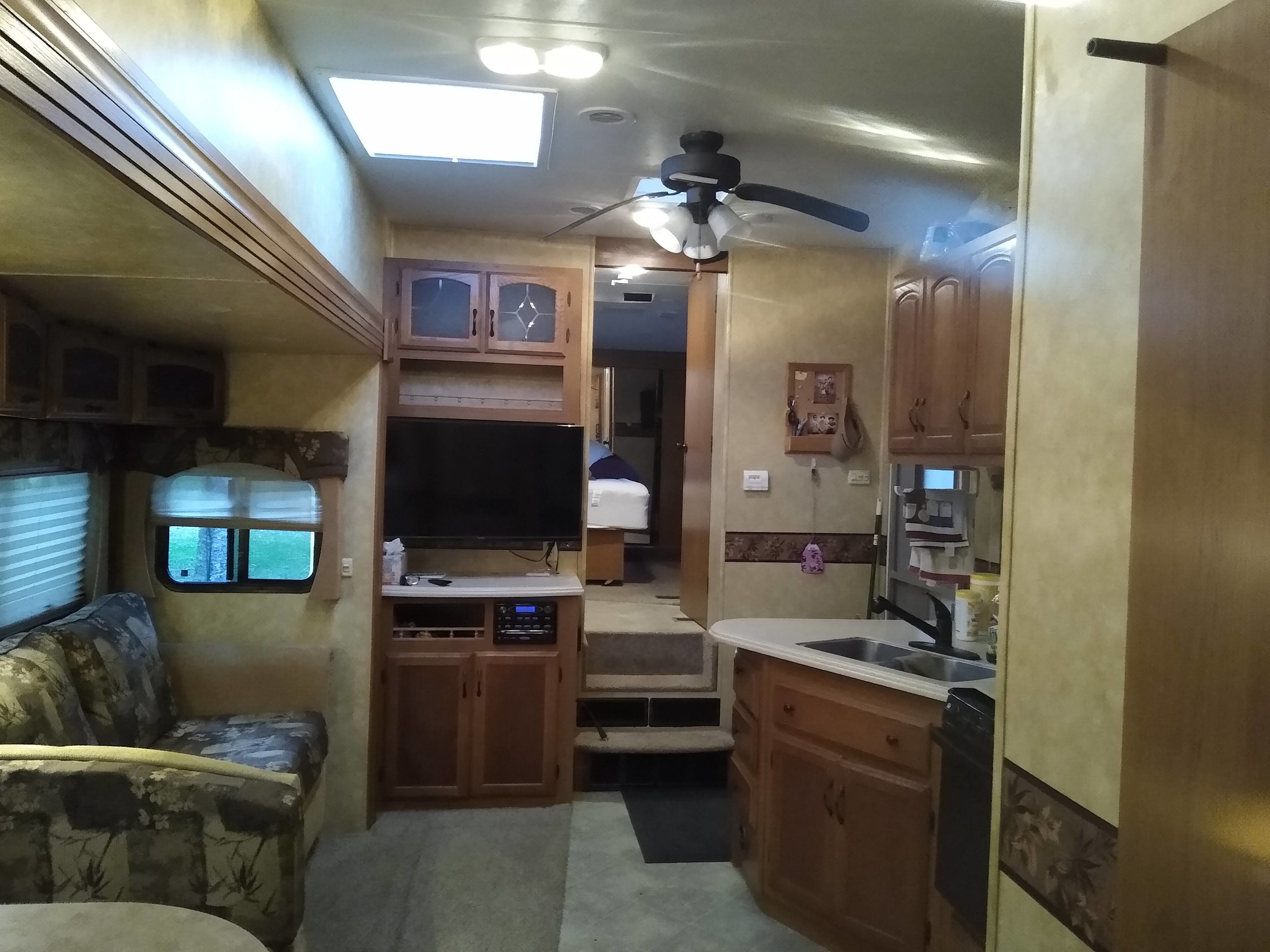 Camper On 11 Acres