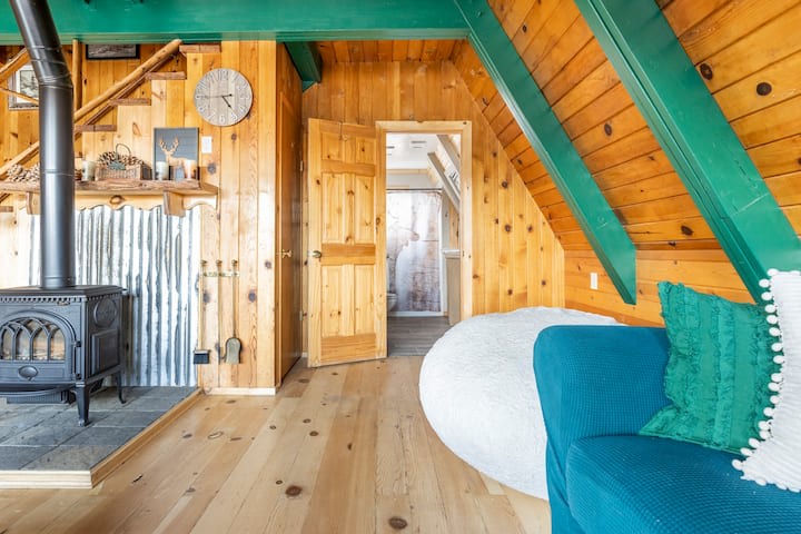 Spectacular A-Frame. Epic views!!