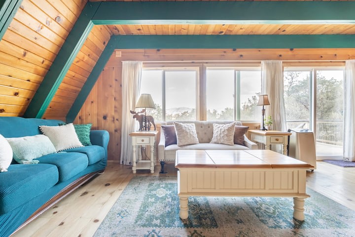 Spectacular A-Frame. Epic views!!