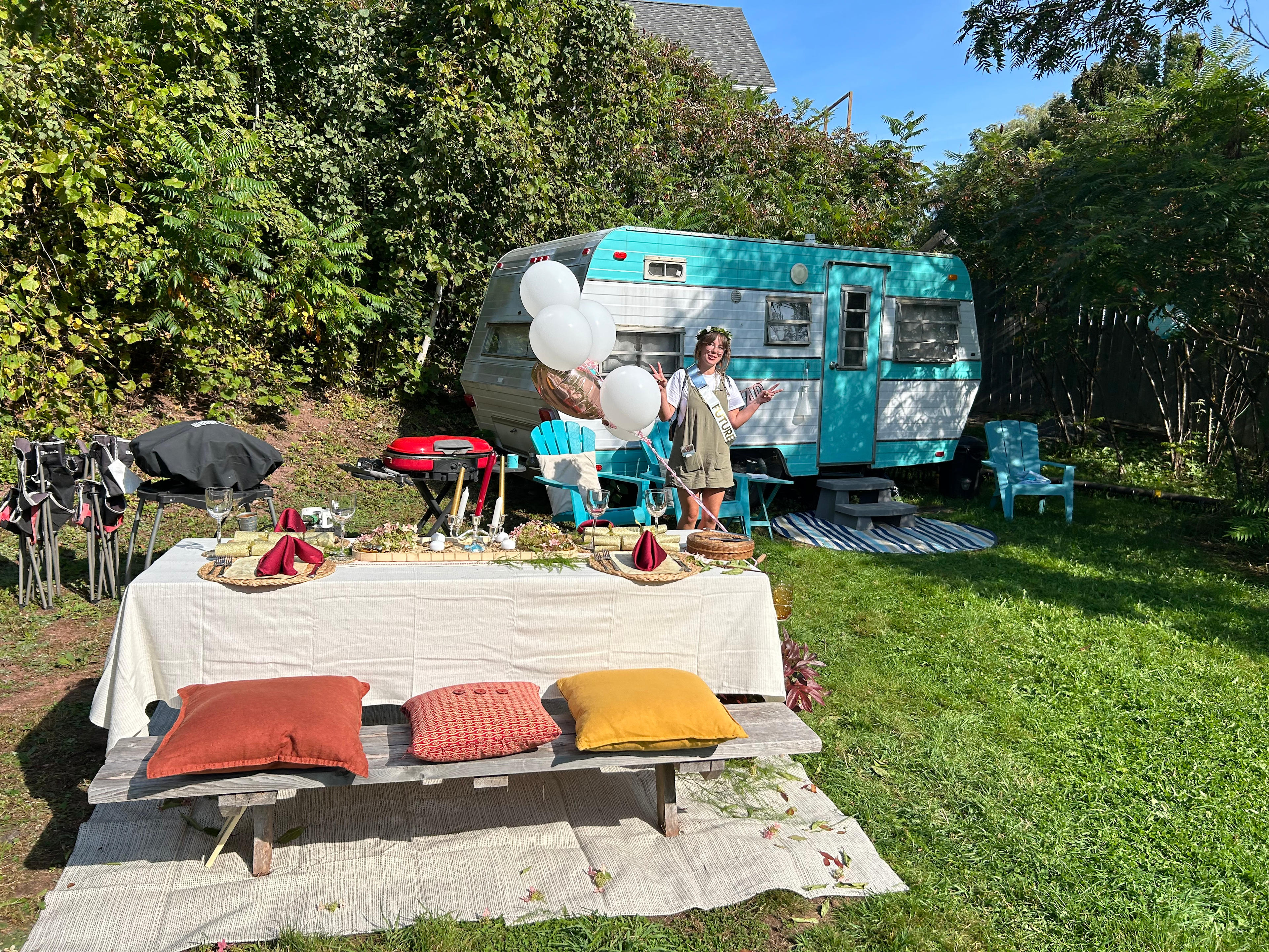Vintage Camper /Firepit/Apple Trees