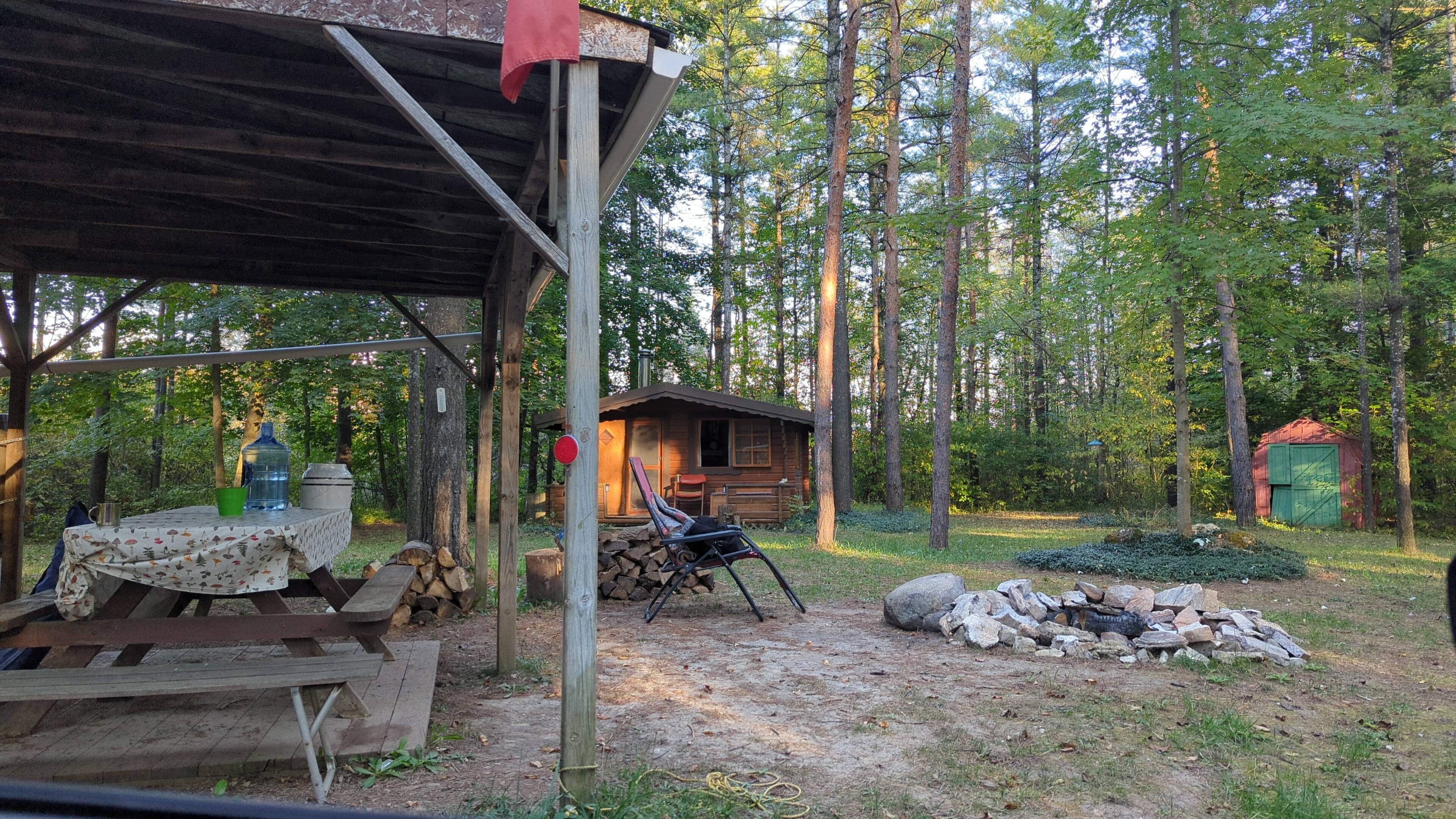 Raven Hollow - Woodland Retreat