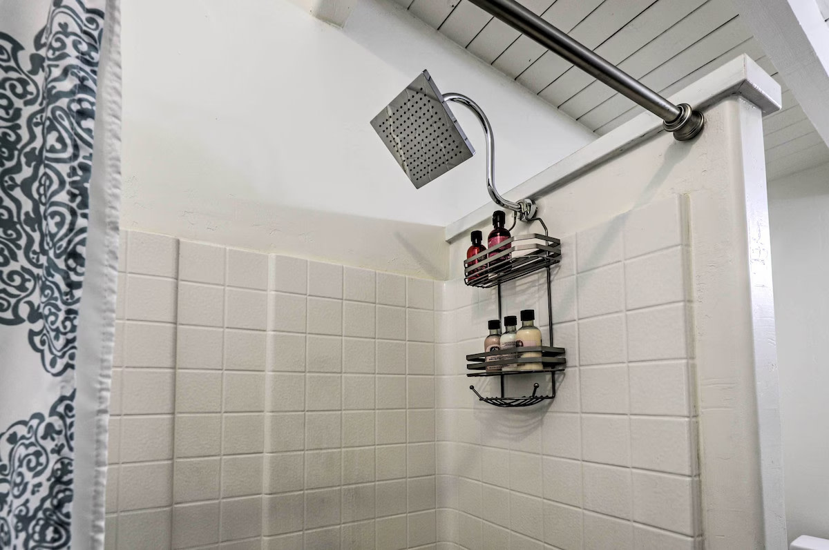 Cobb Mtn Retreat Cabin w/ Hot Tub