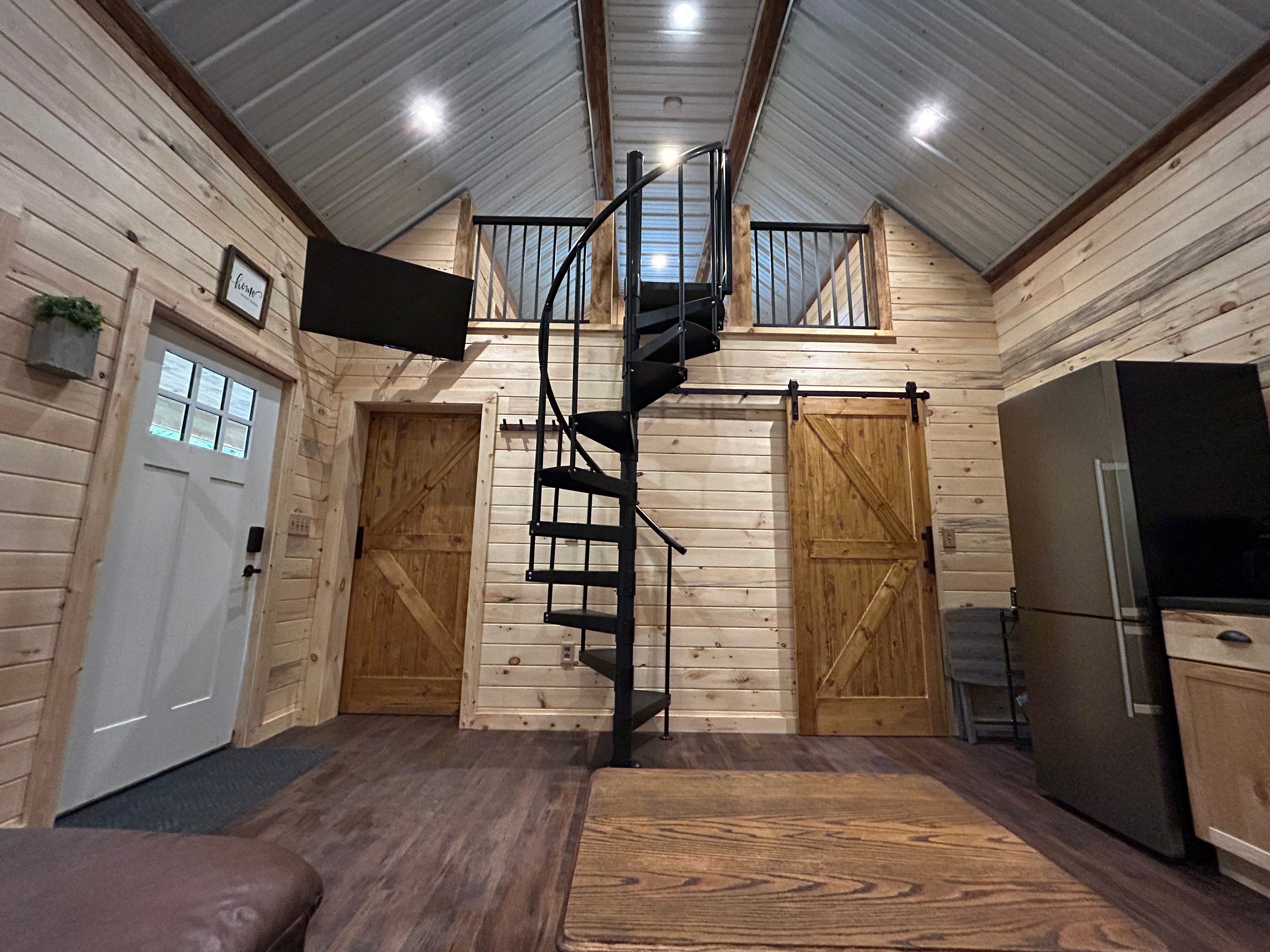 Gracies Cabin on the Lake w/ hottub