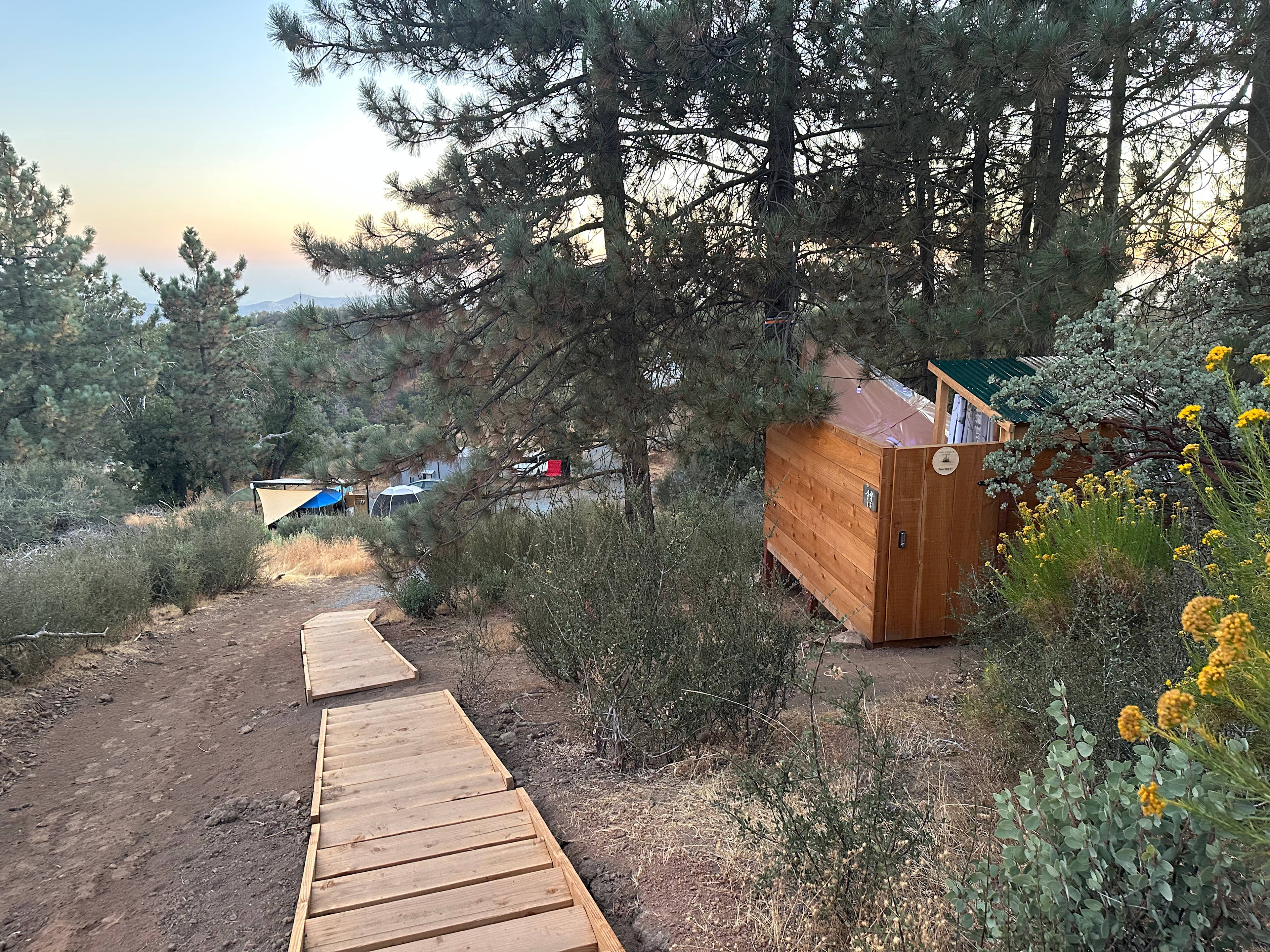 Mike And Di's Retreat- 15 min to NP