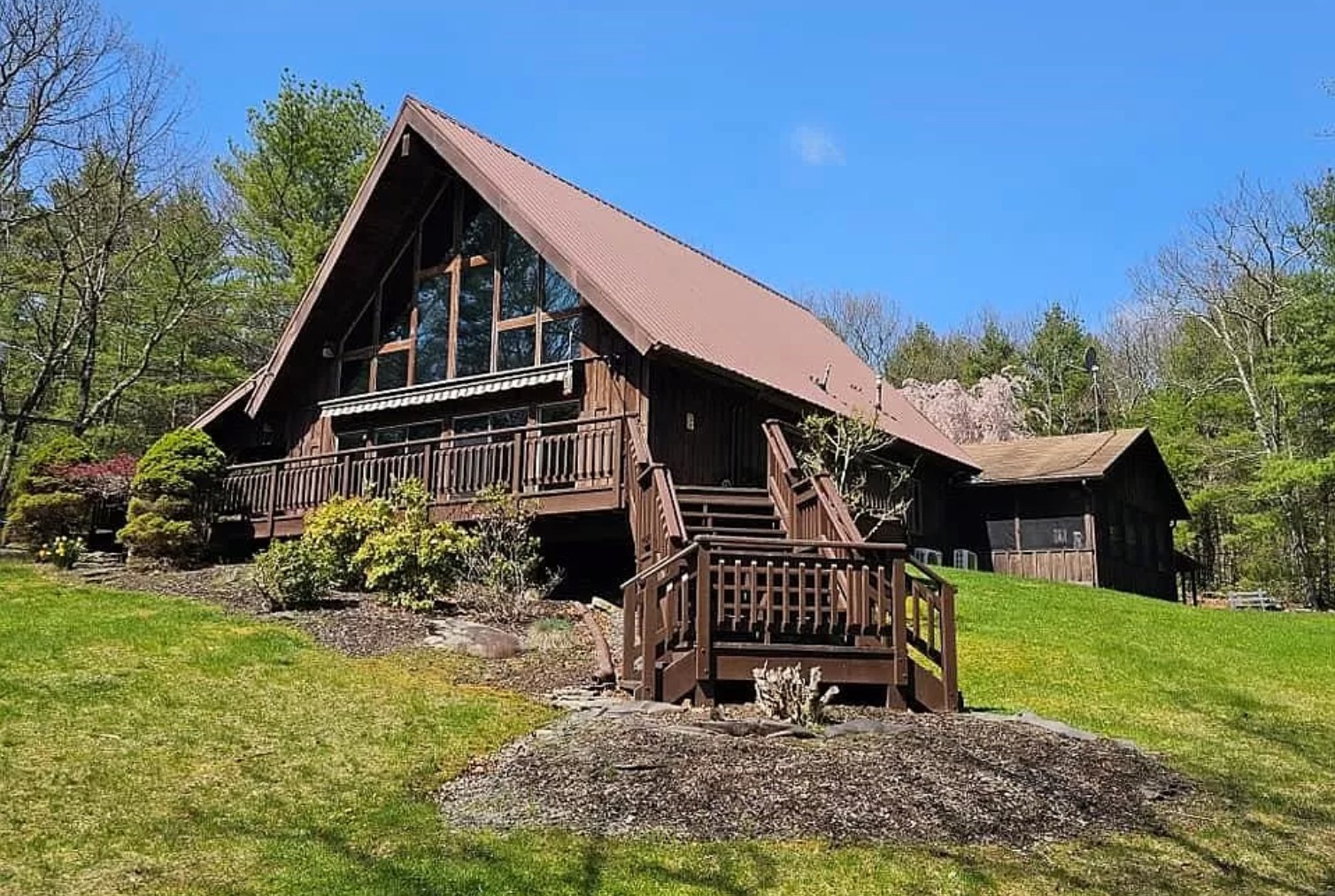 The Cabin At Deep Hollow