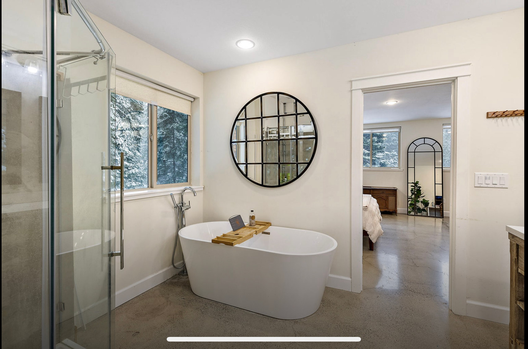 Gorgeous Lakeside Lodgings + Sauna