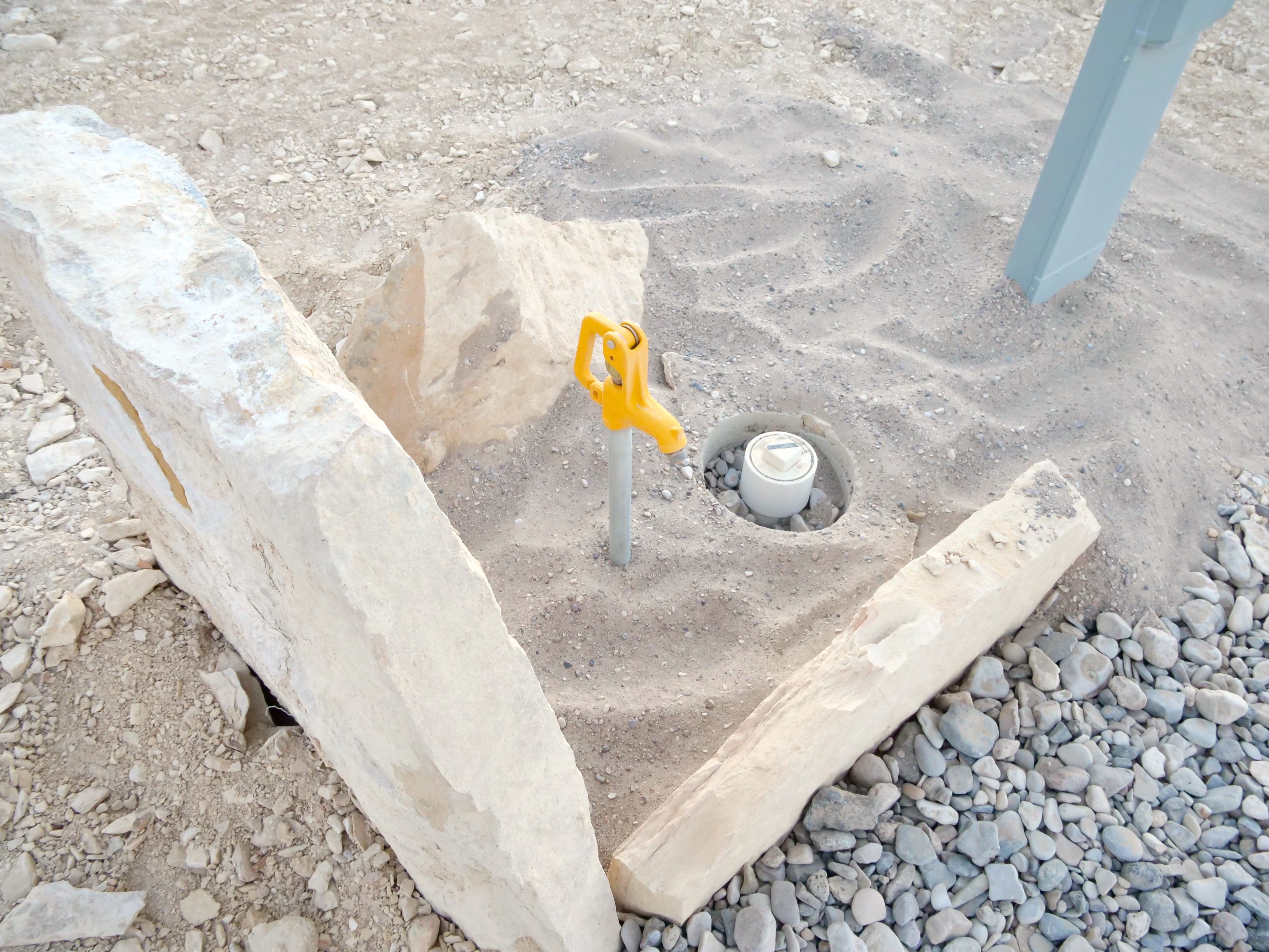 Fresh clean drinking water and clean sewer connections at your site!