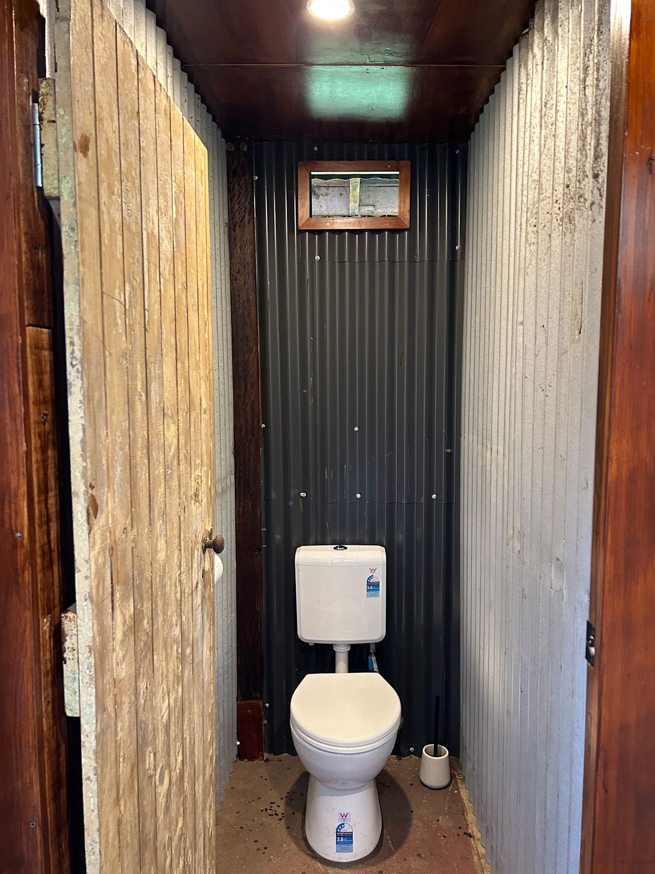 Lumeah By The Creek Near Waterfalls