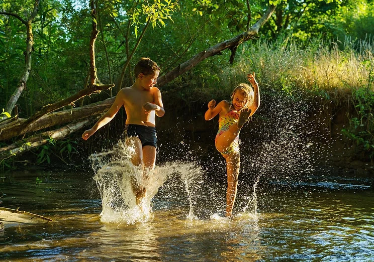 Lumeah By The Creek Near Waterfalls