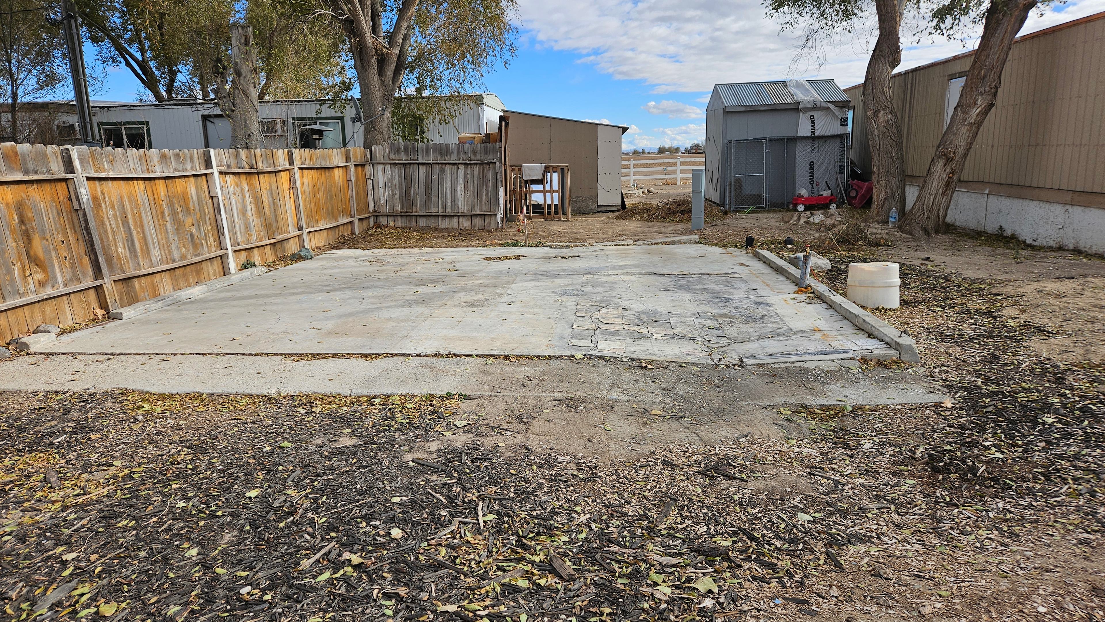 Basic Kuna space with full hookups