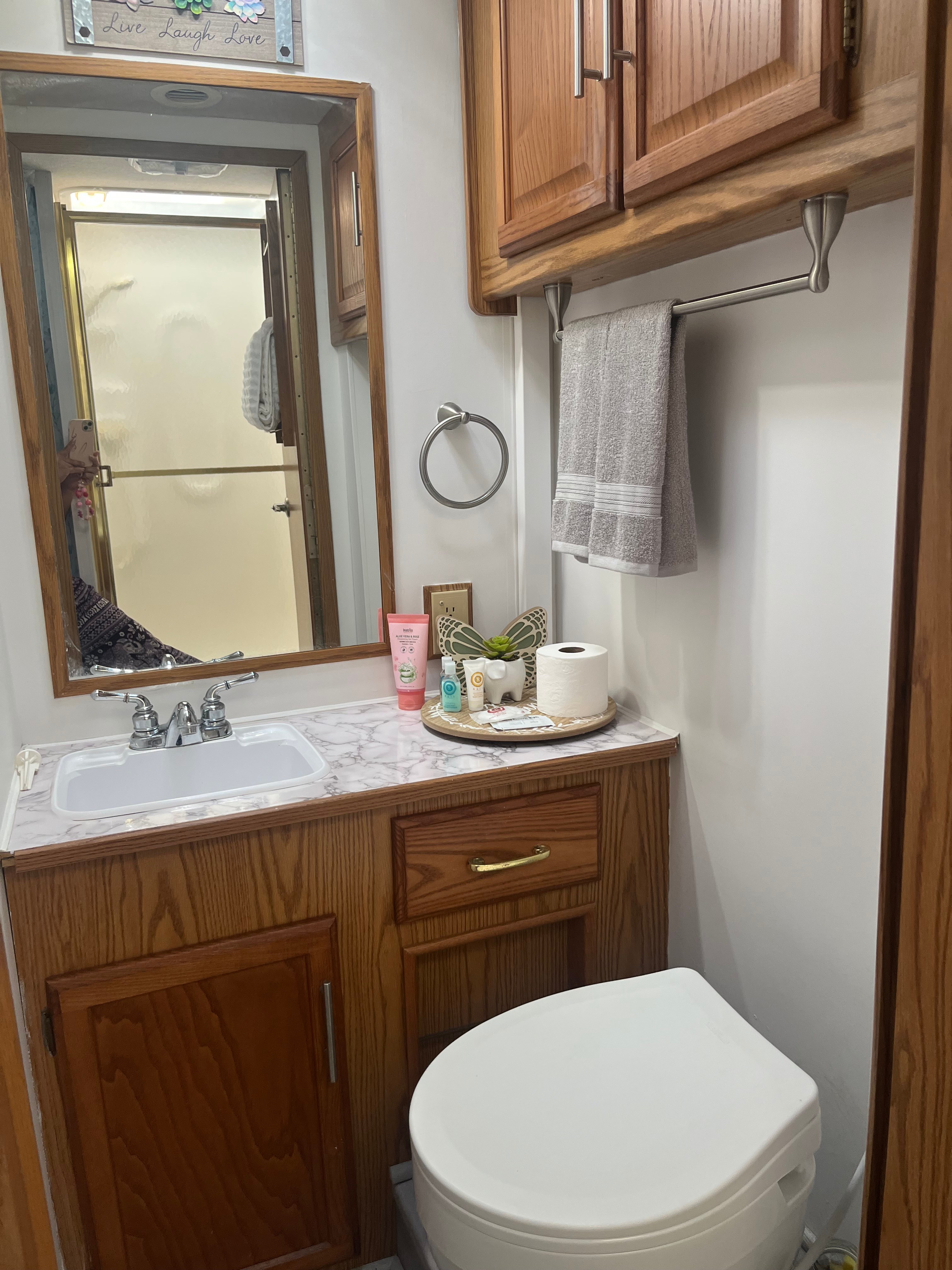 provide soap, napkins and clean towels. 
