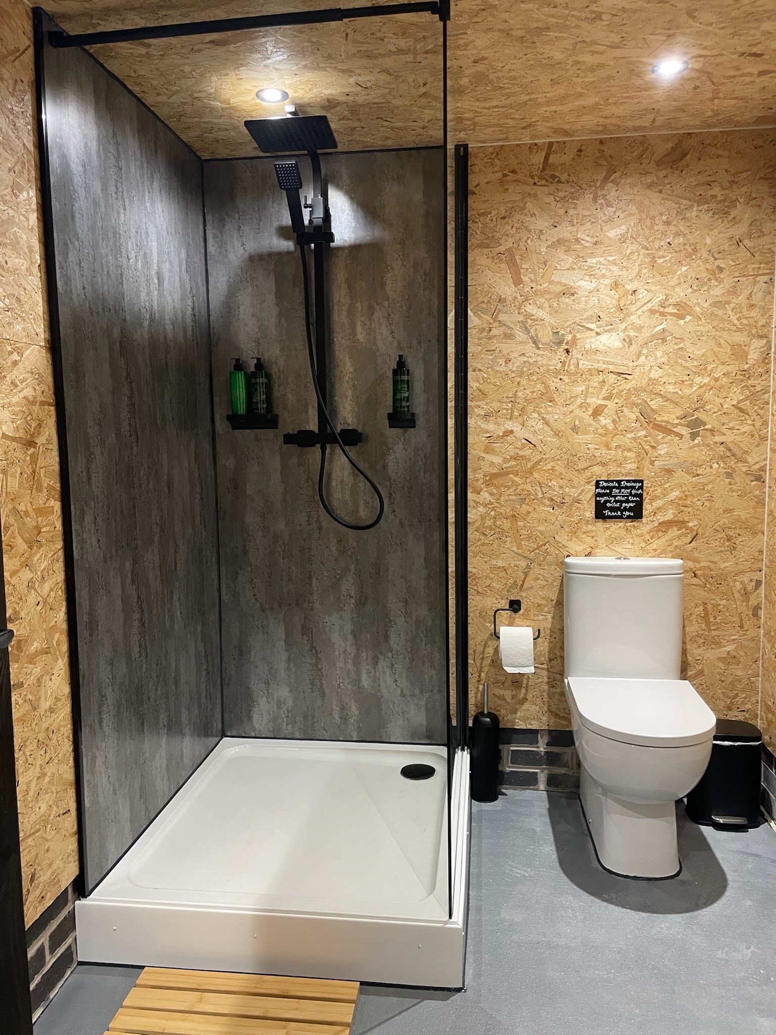 Broadleaves Glamping