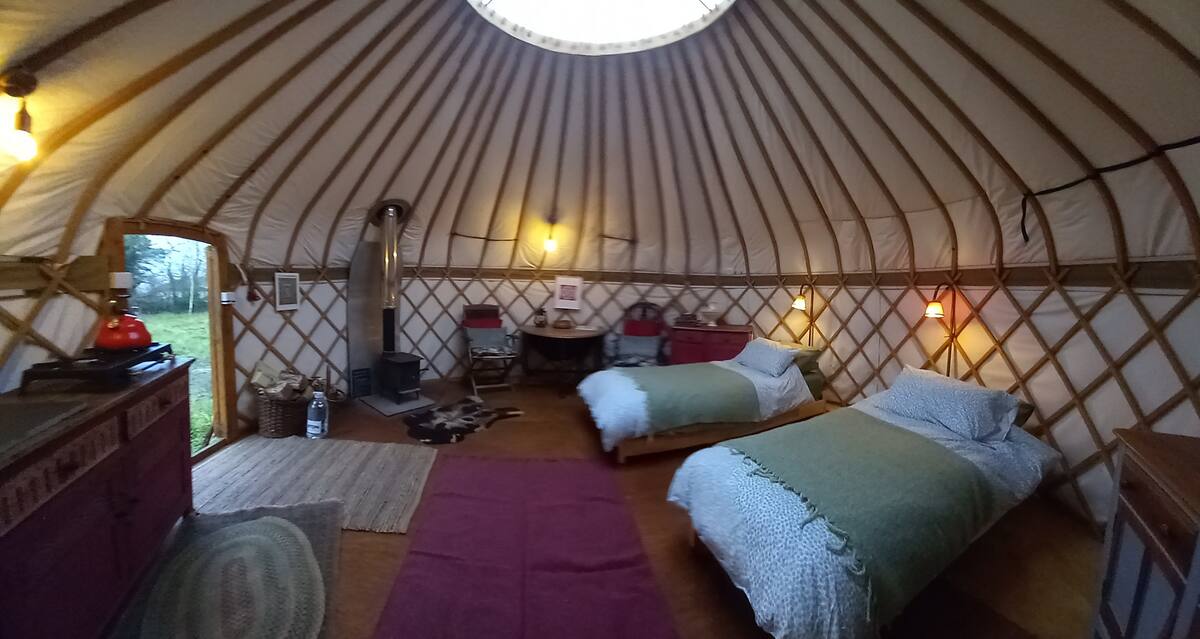 If you would prefer single beds please asked. The yurt can accommodate up to 4 singles or a kingsize with two single mattres beds made up